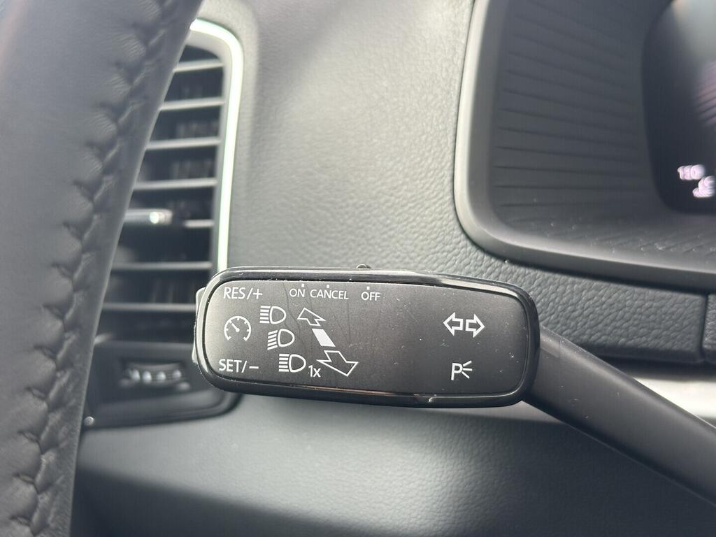 O619K01117_21.webp_KAROQ Ambition 1.5  110 kW manuál, DPH