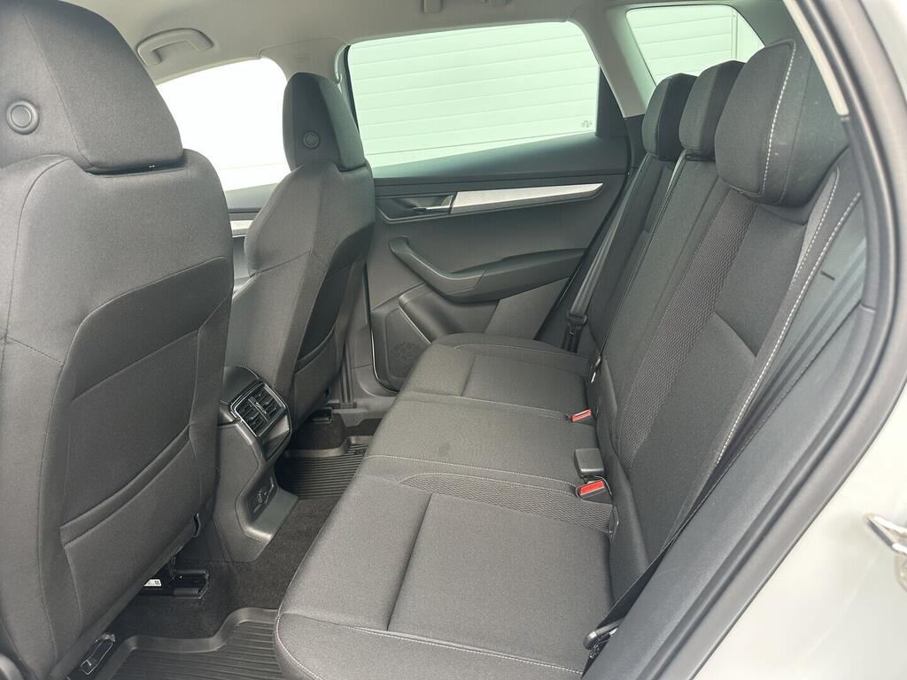 O619K01117_29.webp_KAROQ Ambition 1.5  110 kW manuál, DPH