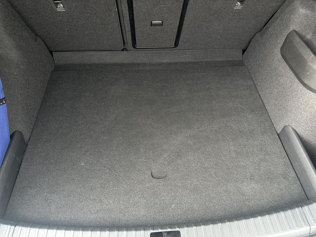 O619K01117_31.webp_KAROQ Ambition 1.5  110 kW manuál, DPH