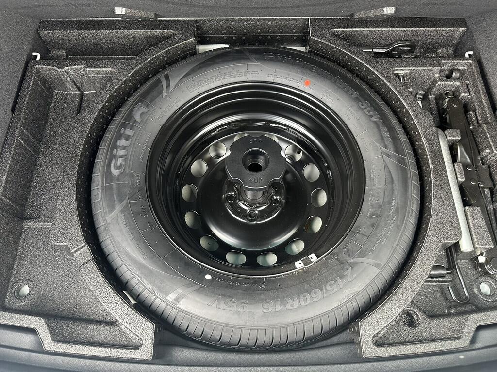 O619K01117_32.webp_KAROQ Ambition 1.5  110 kW manuál, DPH