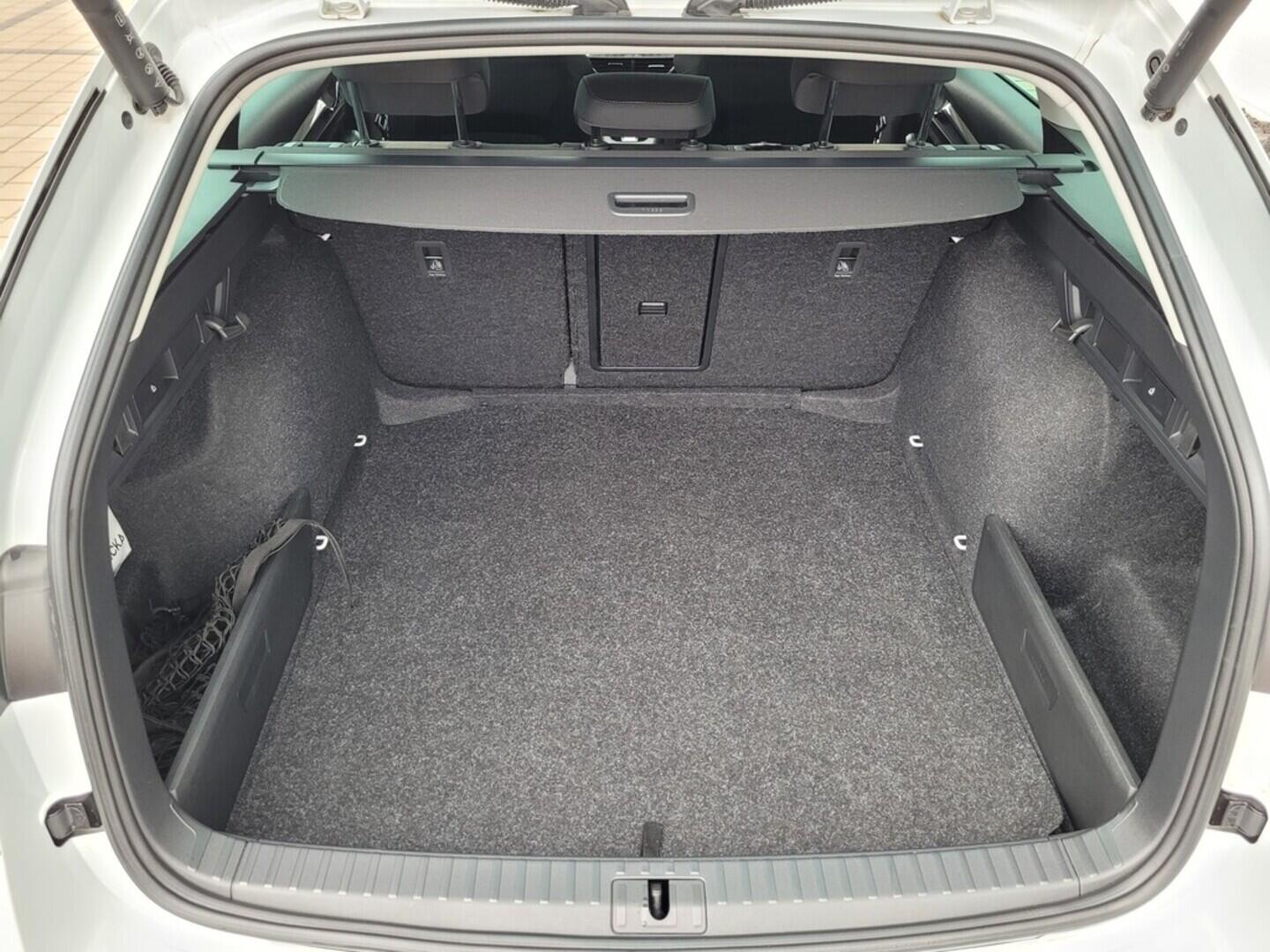 O619K01121_21.webp_OCTAVIA Scout 2.0 TDI 110 kW automat, DPH