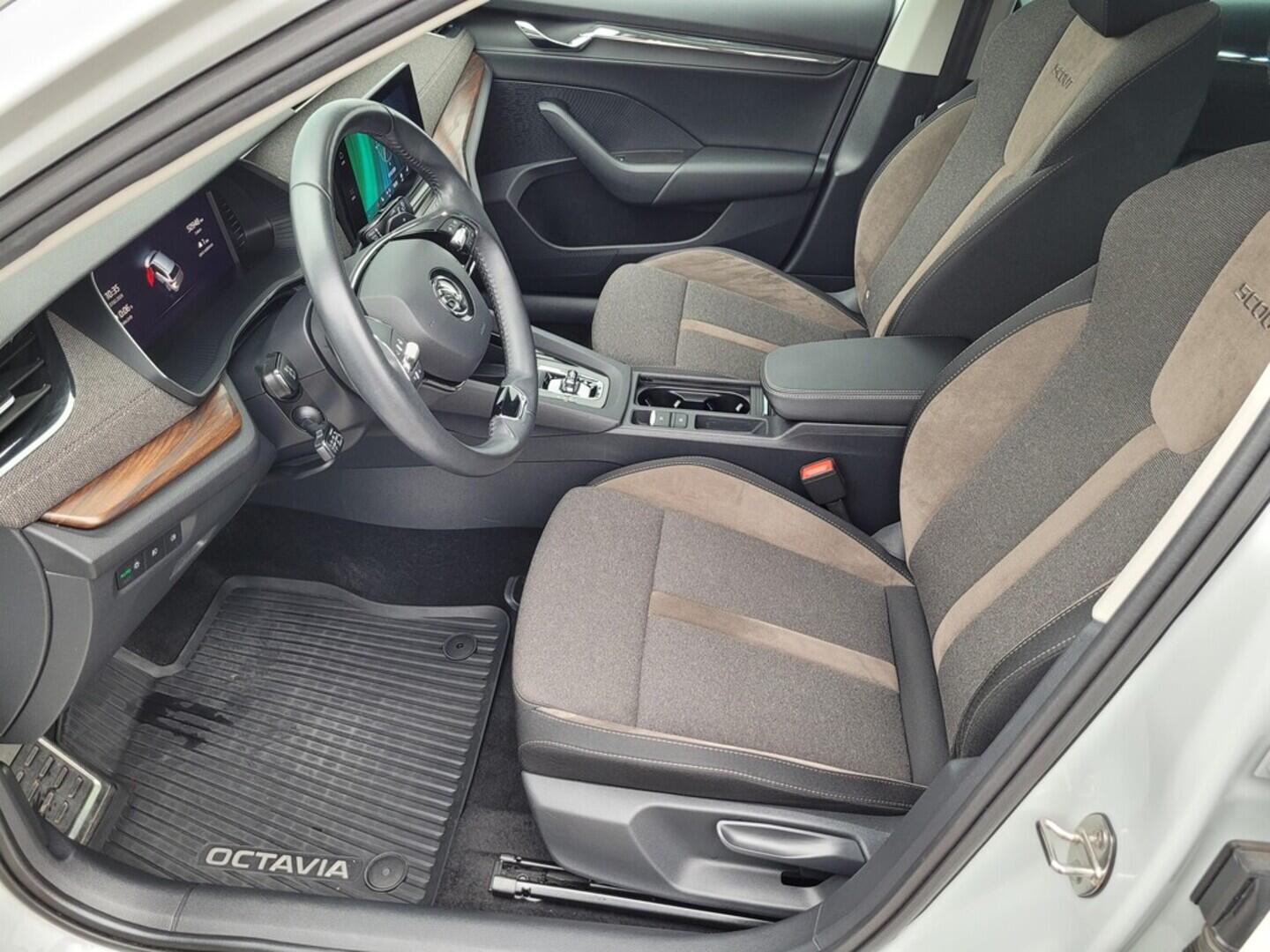 O619K01121_34.webp_OCTAVIA Scout 2.0 TDI 110 kW automat, DPH