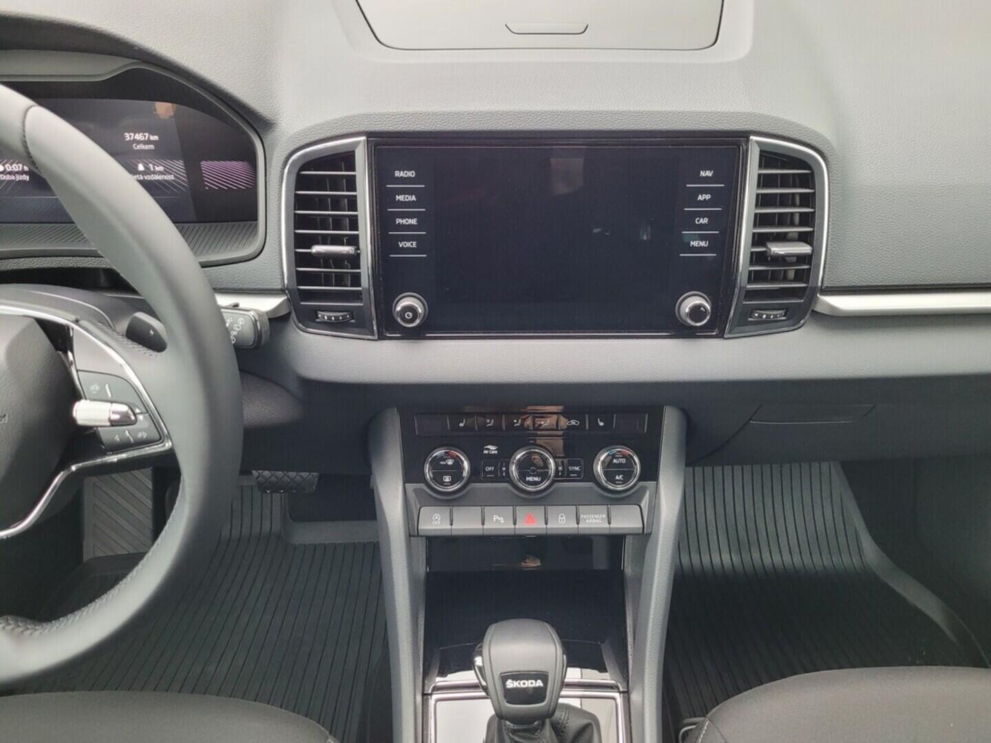 O619K01122_34.webp_KAROQ Ambition 1.5 TSI 110 kW automat, DPH