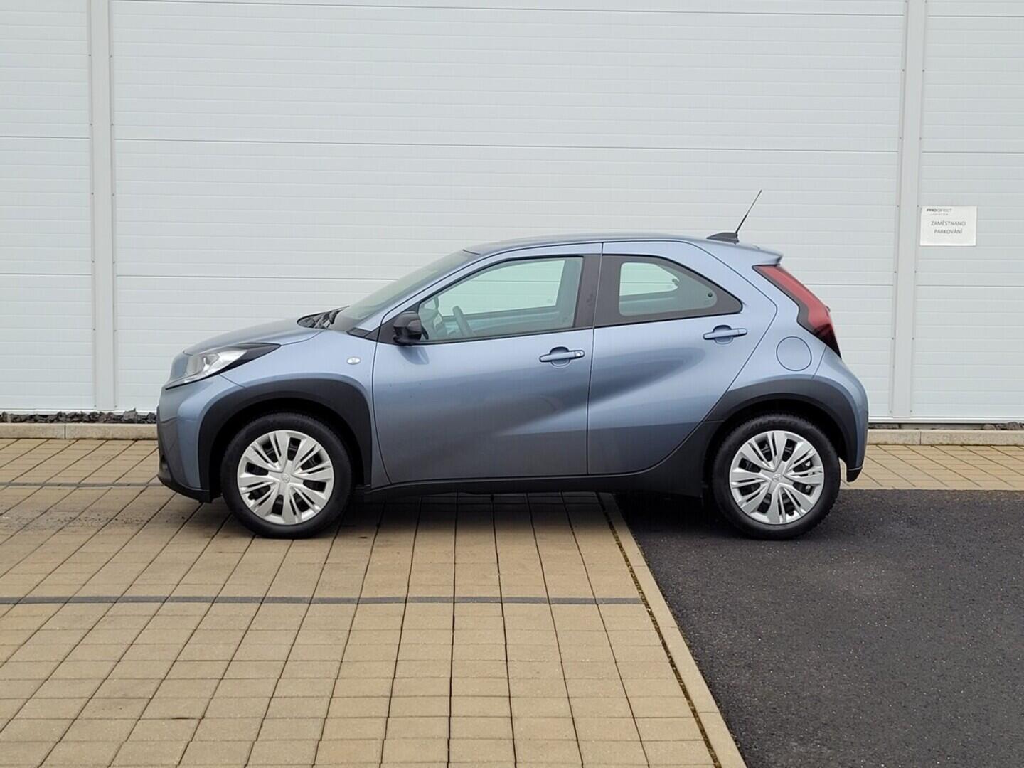 O619K01123_15.webp_AYGO X Comfort 1.0 VVT-i 53 kW manuál, DPH