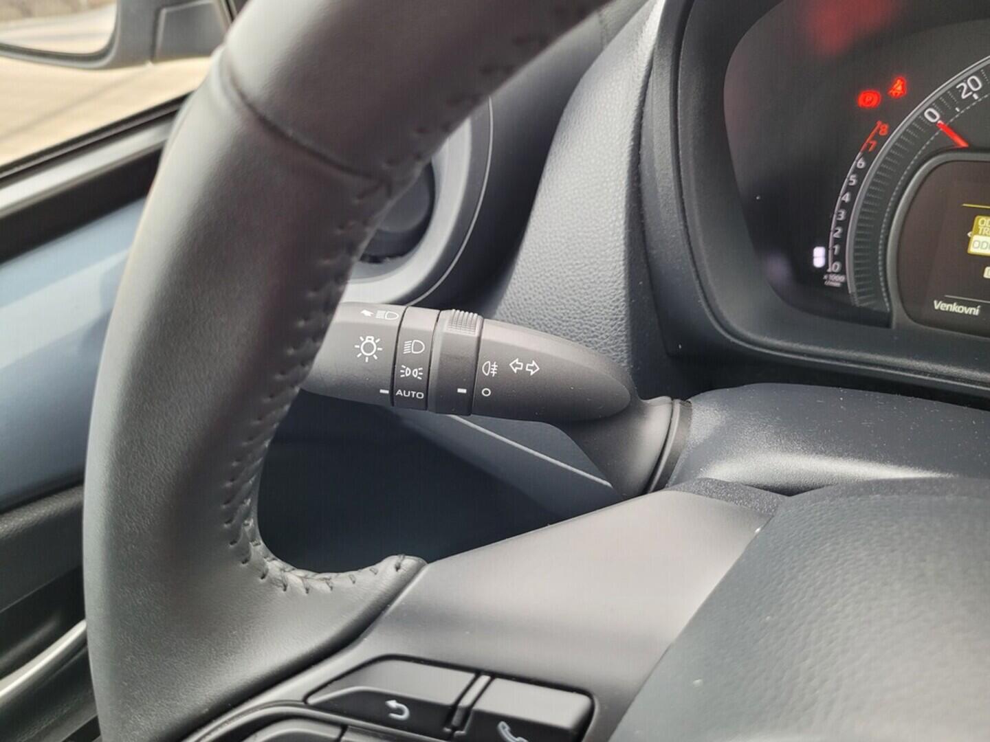 O619K01123_21.webp_AYGO X Comfort 1.0 VVT-i 53 kW manuál, DPH