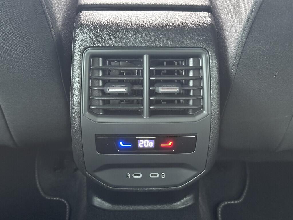 O619K01127_28.webp_LEON Style 1.0 TSI 81 kW manuál, DPH