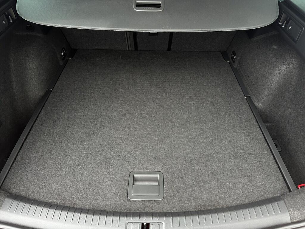 O619K01127_30.webp_LEON Style 1.0 TSI 81 kW manuál, DPH