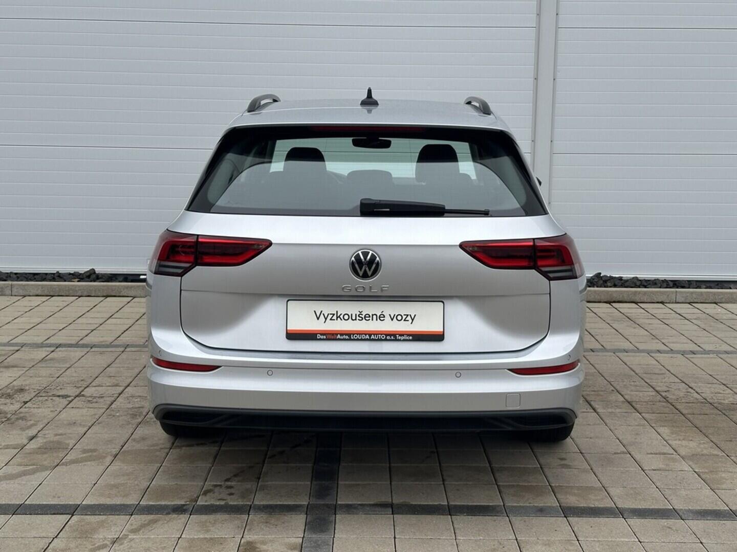 O619K01128_15.webp_GOLF VARIANT Life 1.0 TSI 81 kW manuál, DPH