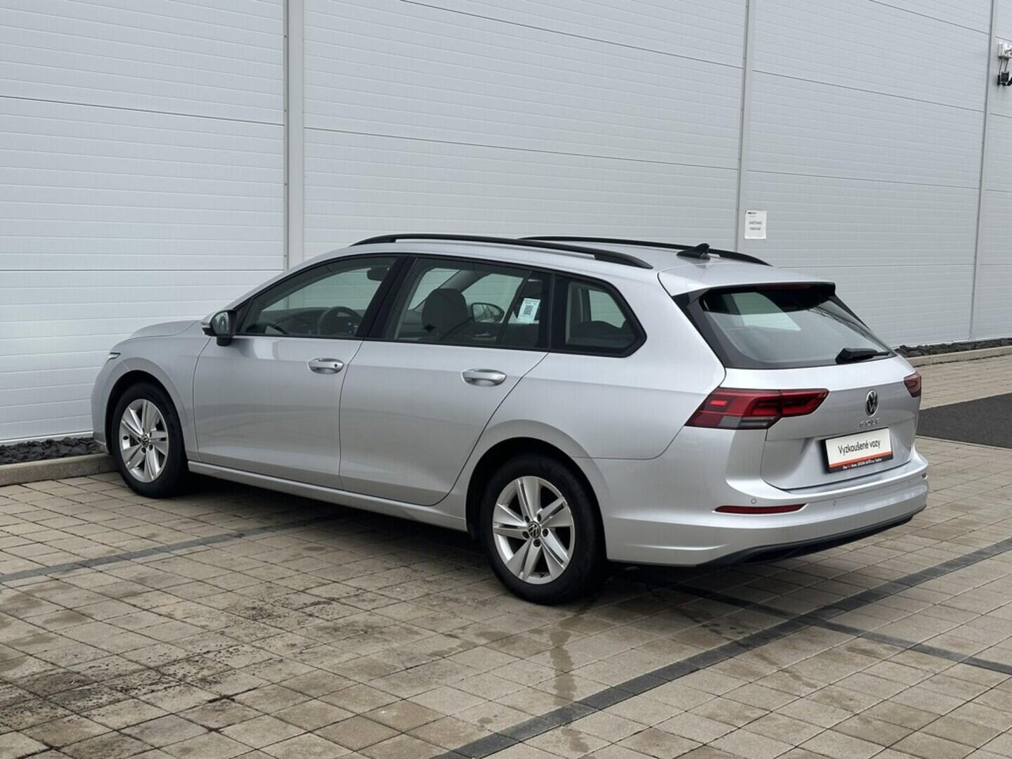 O619K01128_16.webp_GOLF VARIANT Life 1.0 TSI 81 kW manuál, DPH