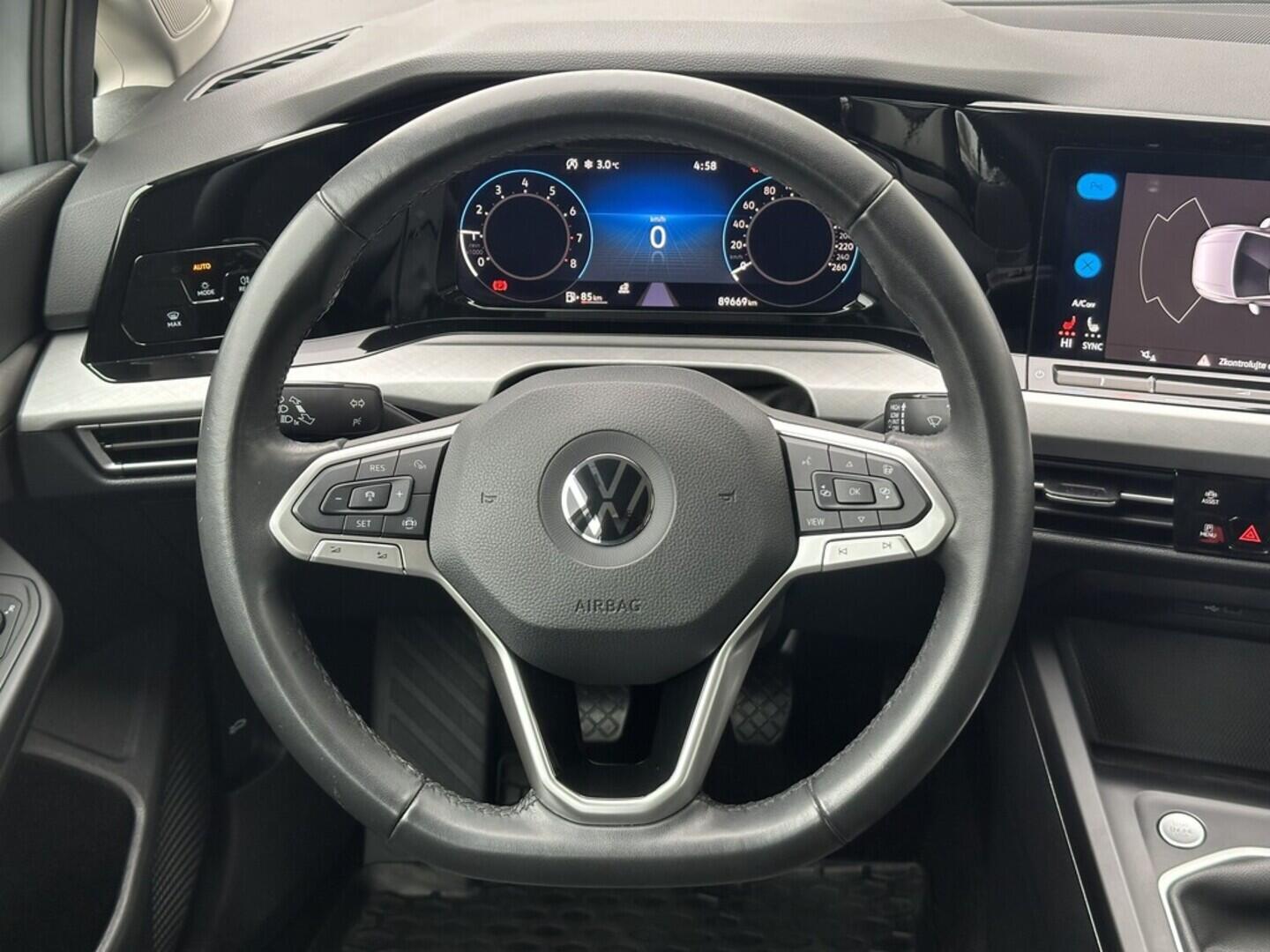 O619K01128_20.webp_GOLF VARIANT Life 1.0 TSI 81 kW manuál, DPH