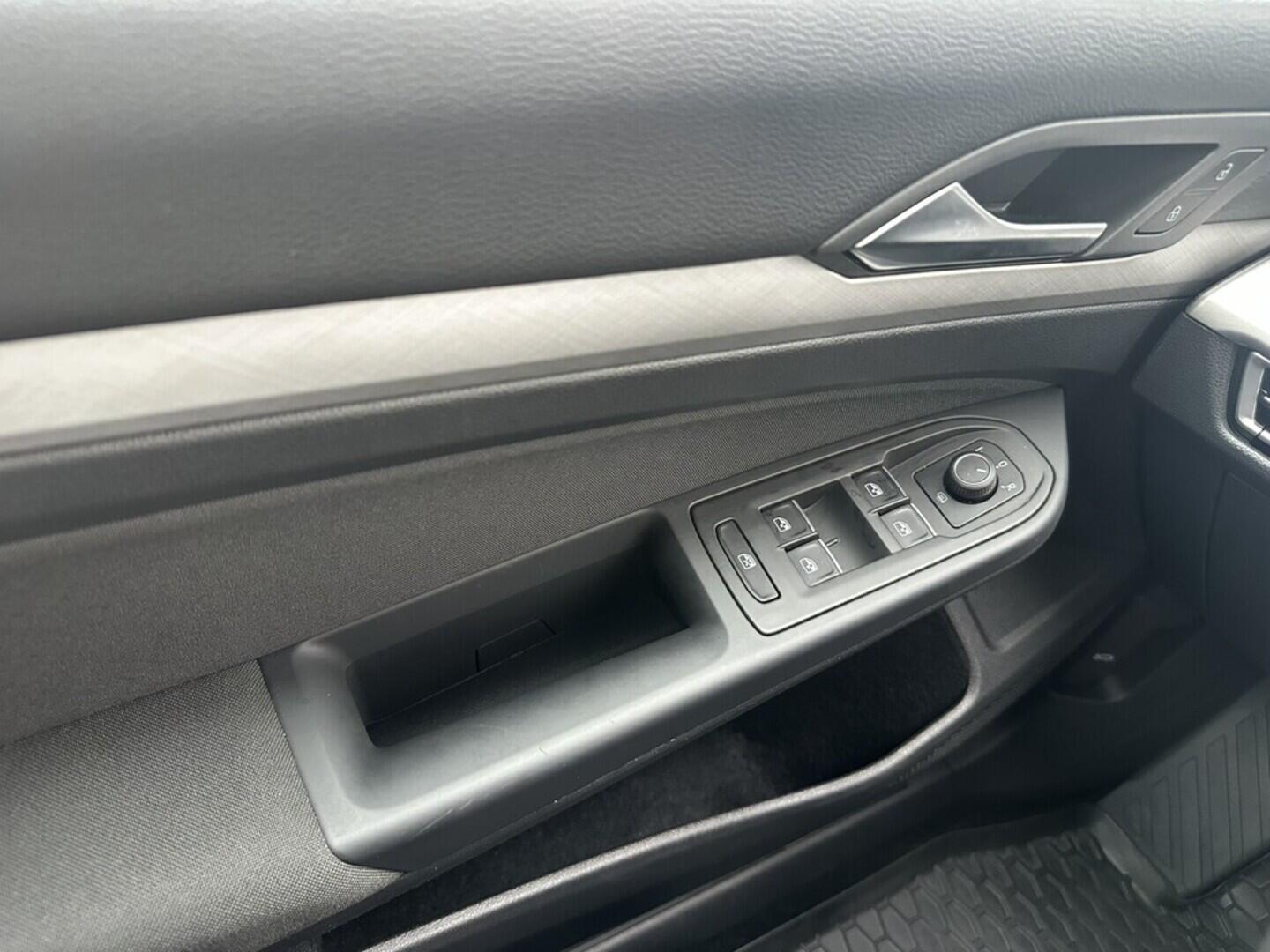 O619K01128_23.webp_GOLF VARIANT Life 1.0 TSI 81 kW manuál, DPH