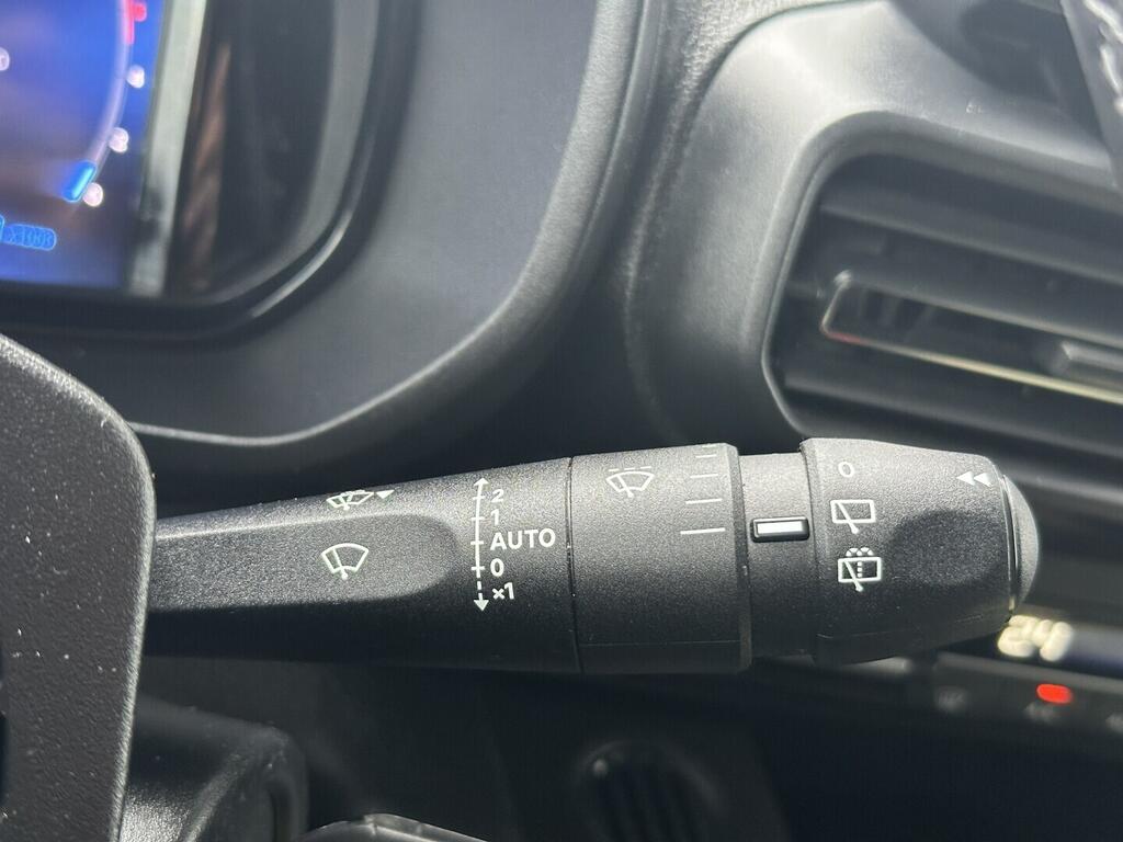 O619K01132_22.webp_PROACE CITY CrewCab Active 1.5 1.5 D 96 kW automat, DPH