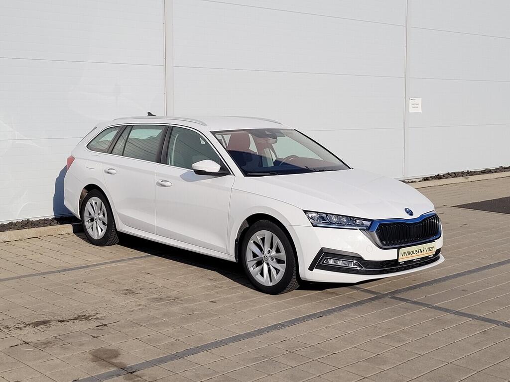 O619K01135_11.webp_OCTAVIA Style 1.5 TSI 110 kW manuál, DPH