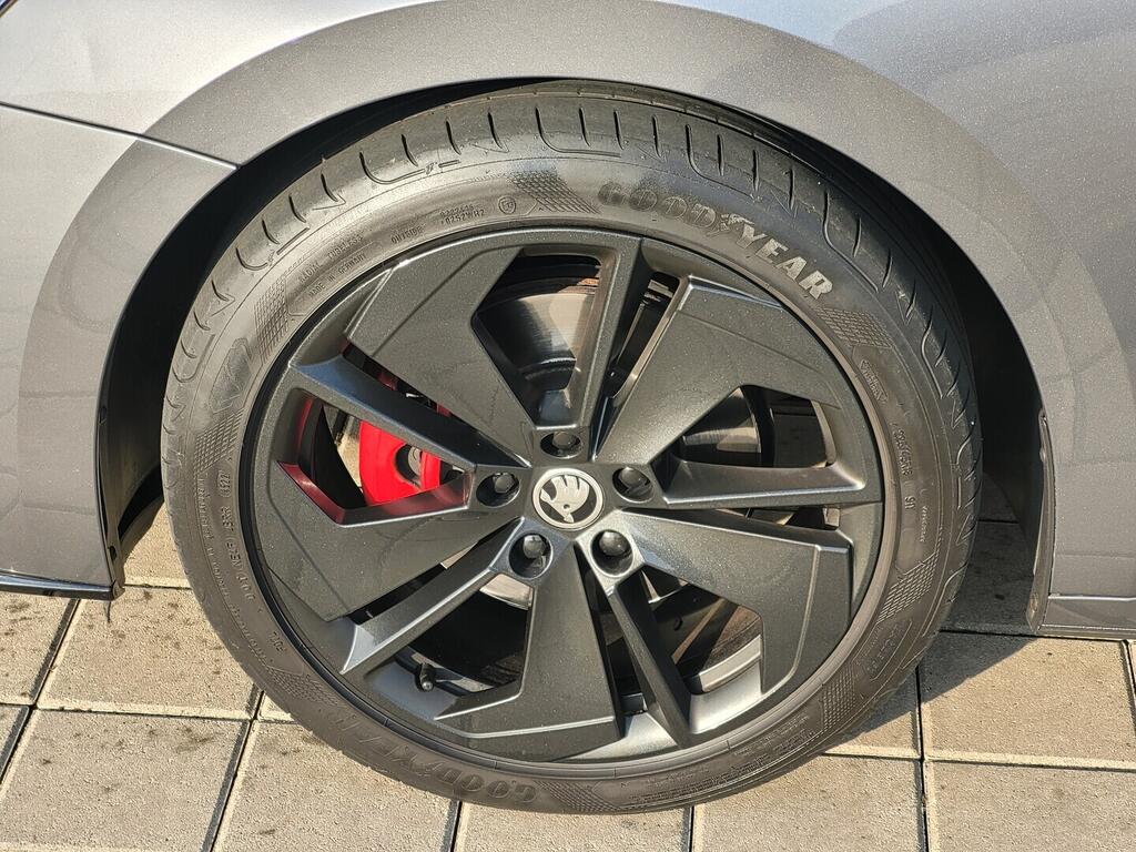 O619K01136_32.webp_OCTAVIA RS 2.0 TDI 147 kW automat, DPH