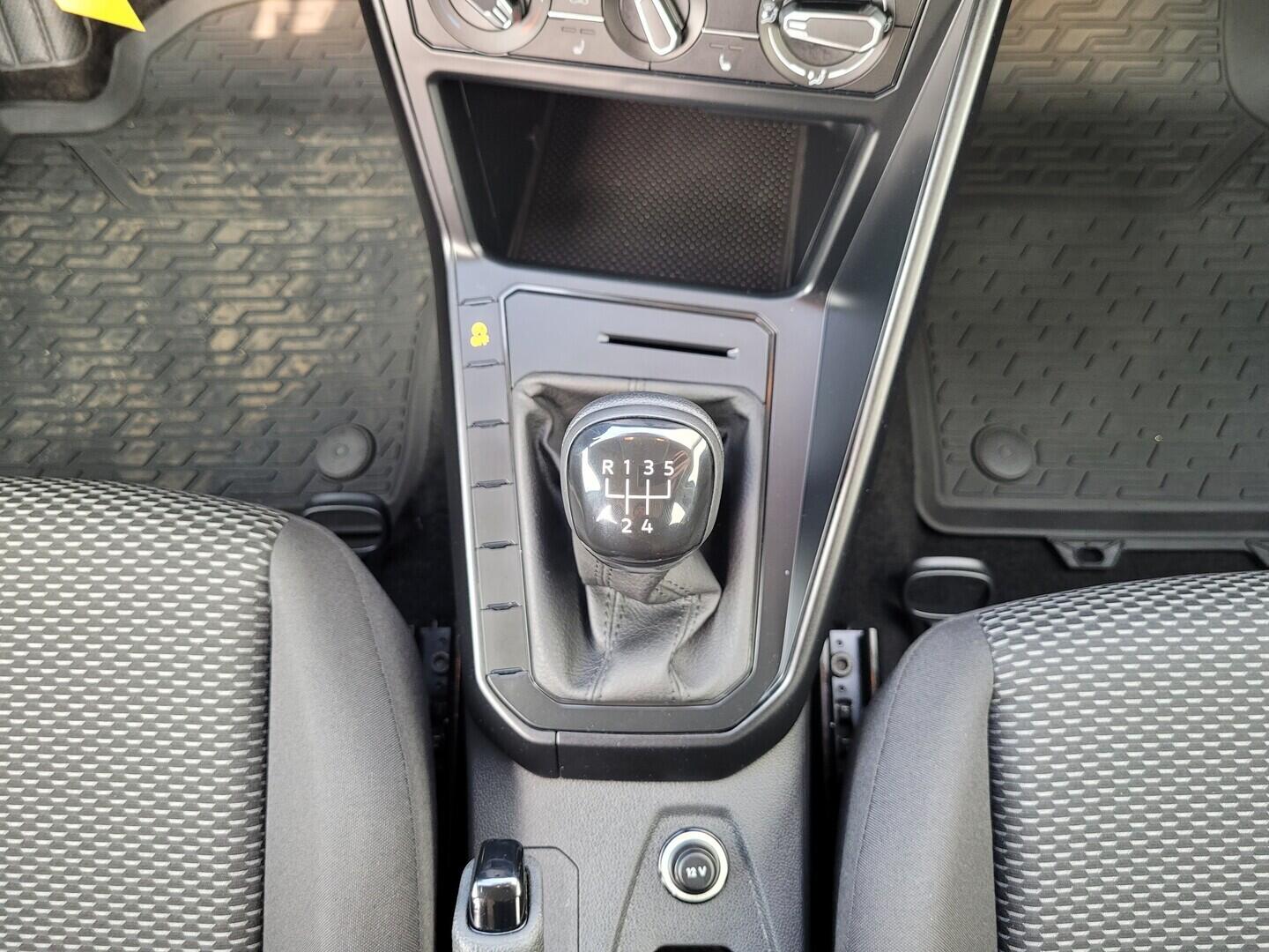 O619K01138_24.webp_TAIGO  1.0 TSI 70 kW manuál, DPH