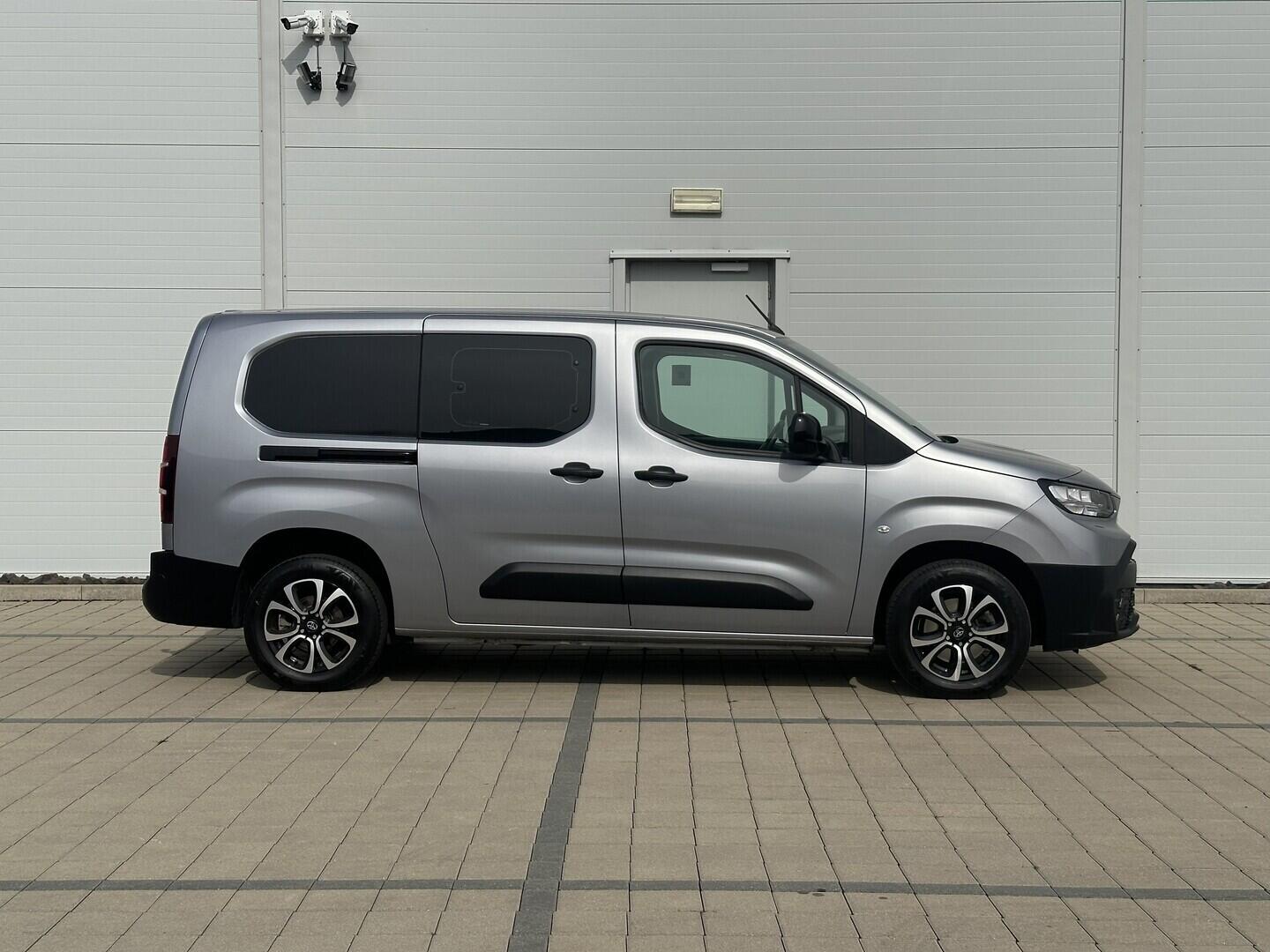 O619K01139_13.webp_PROACE CITY LWB Crewcab 1.5 D-4D 96 kW manuál, DPH