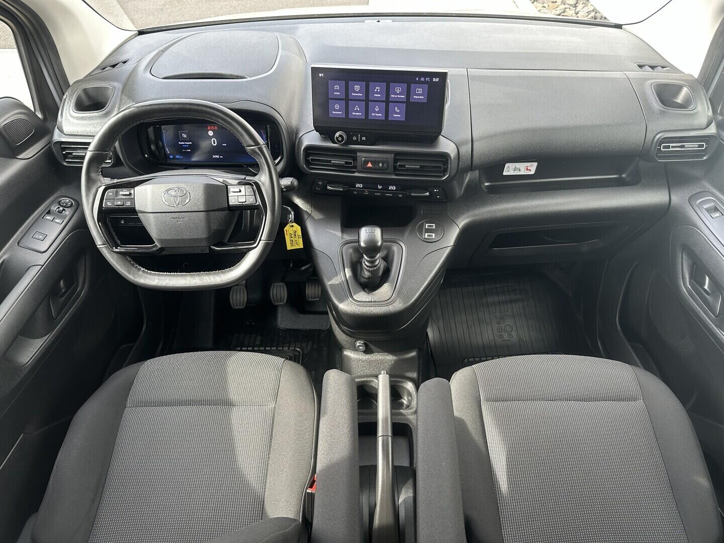 O619K01139_18.webp_PROACE CITY LWB Crewcab 1.5 D-4D 96 kW manuál, DPH