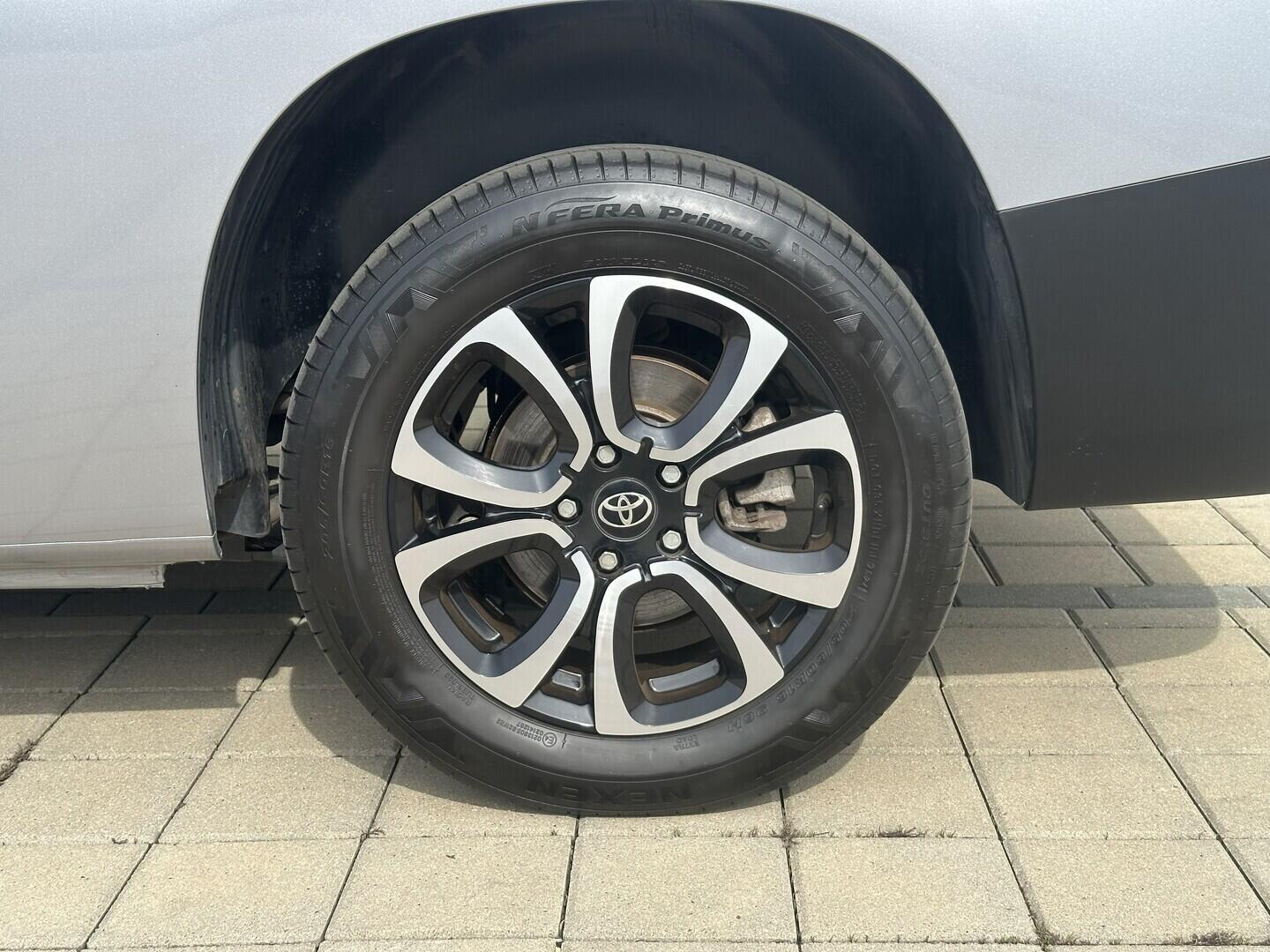 O619K01139_29.webp_PROACE CITY LWB Crewcab 1.5 D-4D 96 kW manuál, DPH