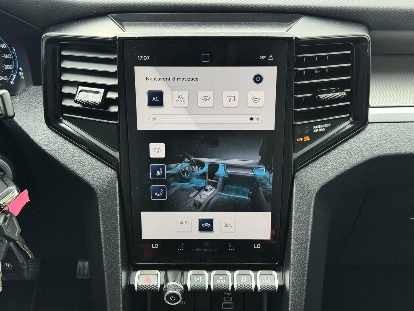 O619K01146_32.webp_AMAROK Life 2.0 TDI 151 kW manuál, DPH