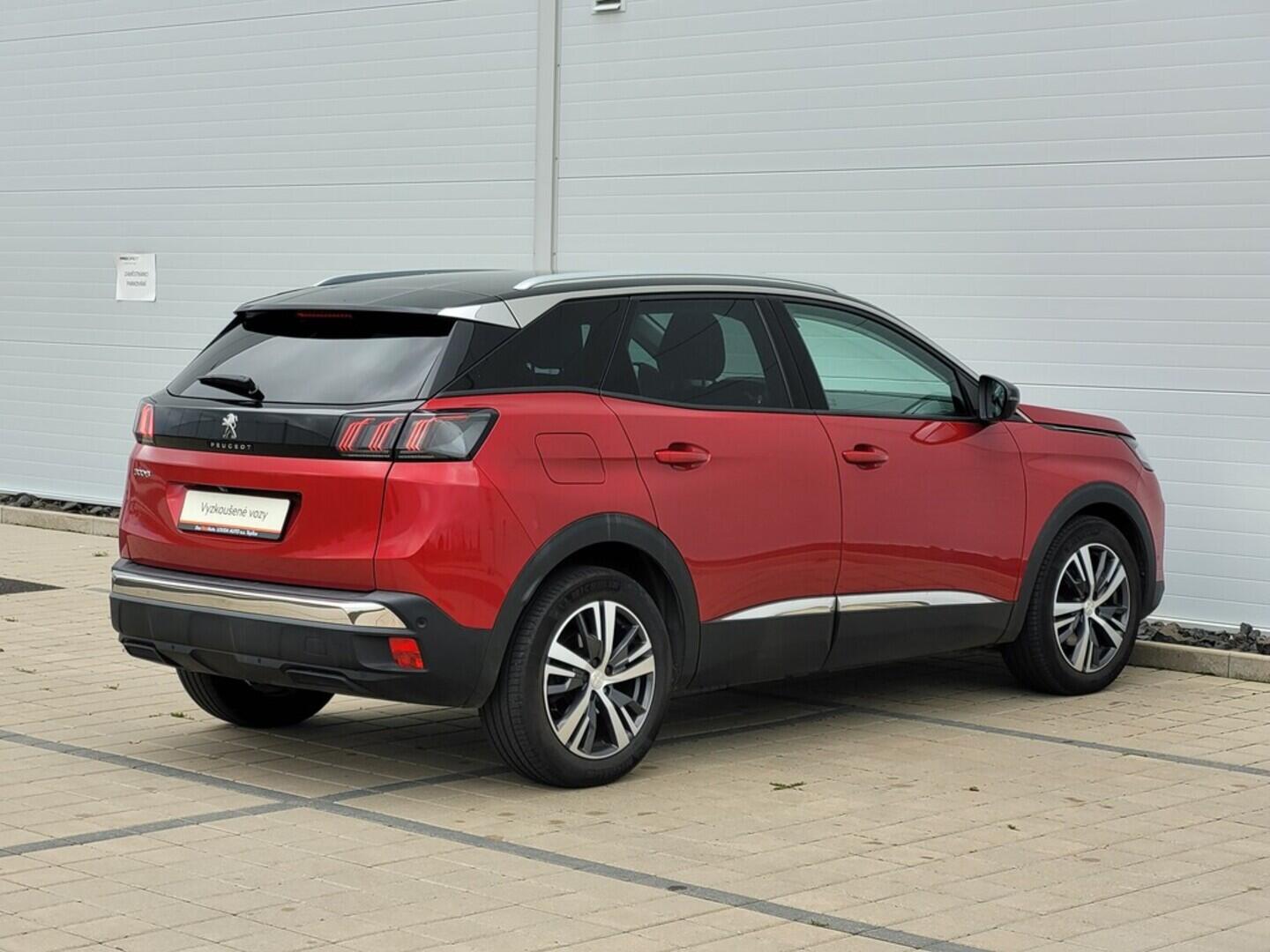 O619V06292_13.webp_3008 Allure Pack 1.2 PureTech 96 kW manuál