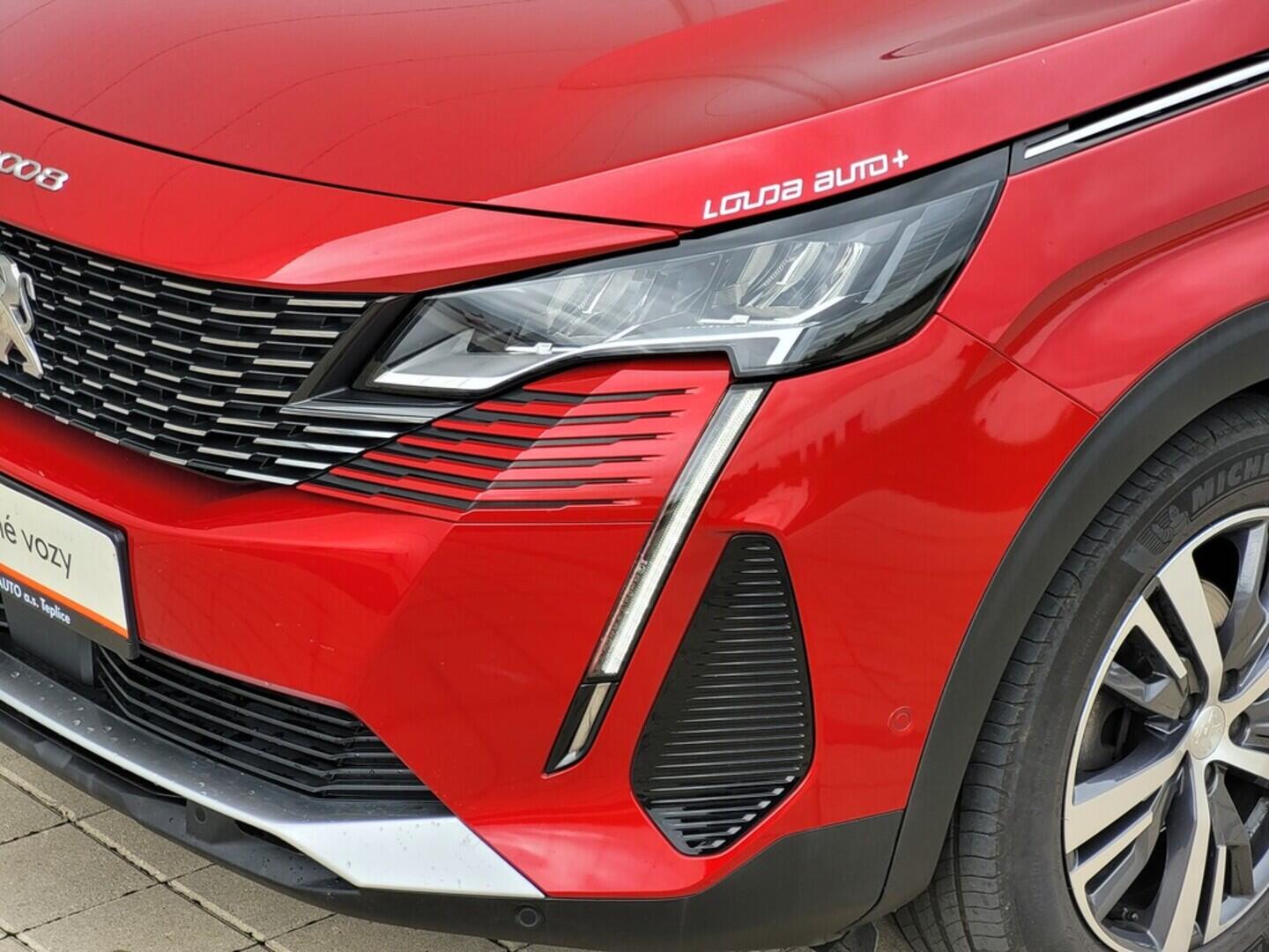 O619V06292_30.webp_3008 Allure Pack 1.2 PureTech 96 kW manuál