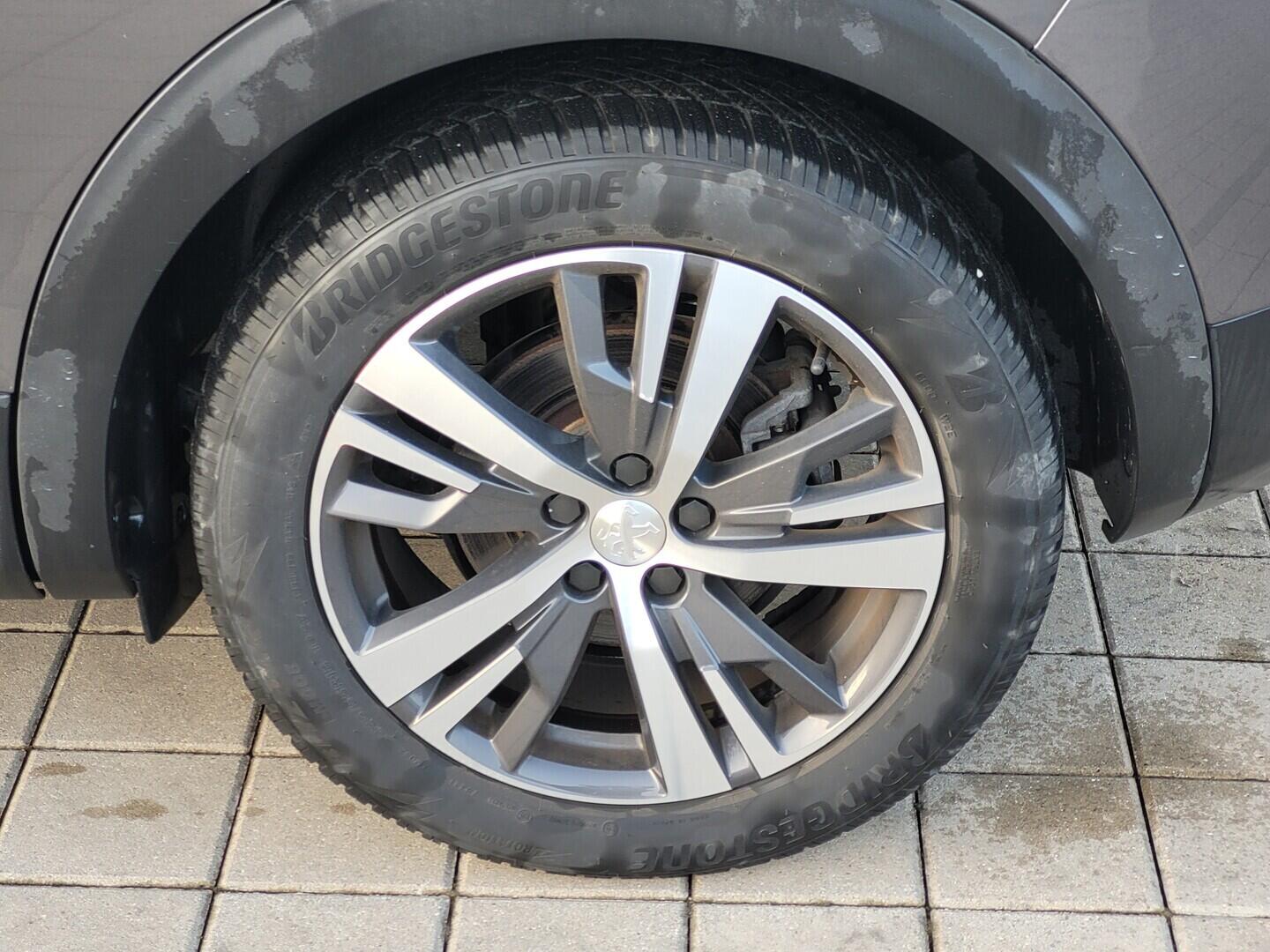 O619V06530_35.webp_3008 ALLURE  BlueHDi  1.5  96 kW automat