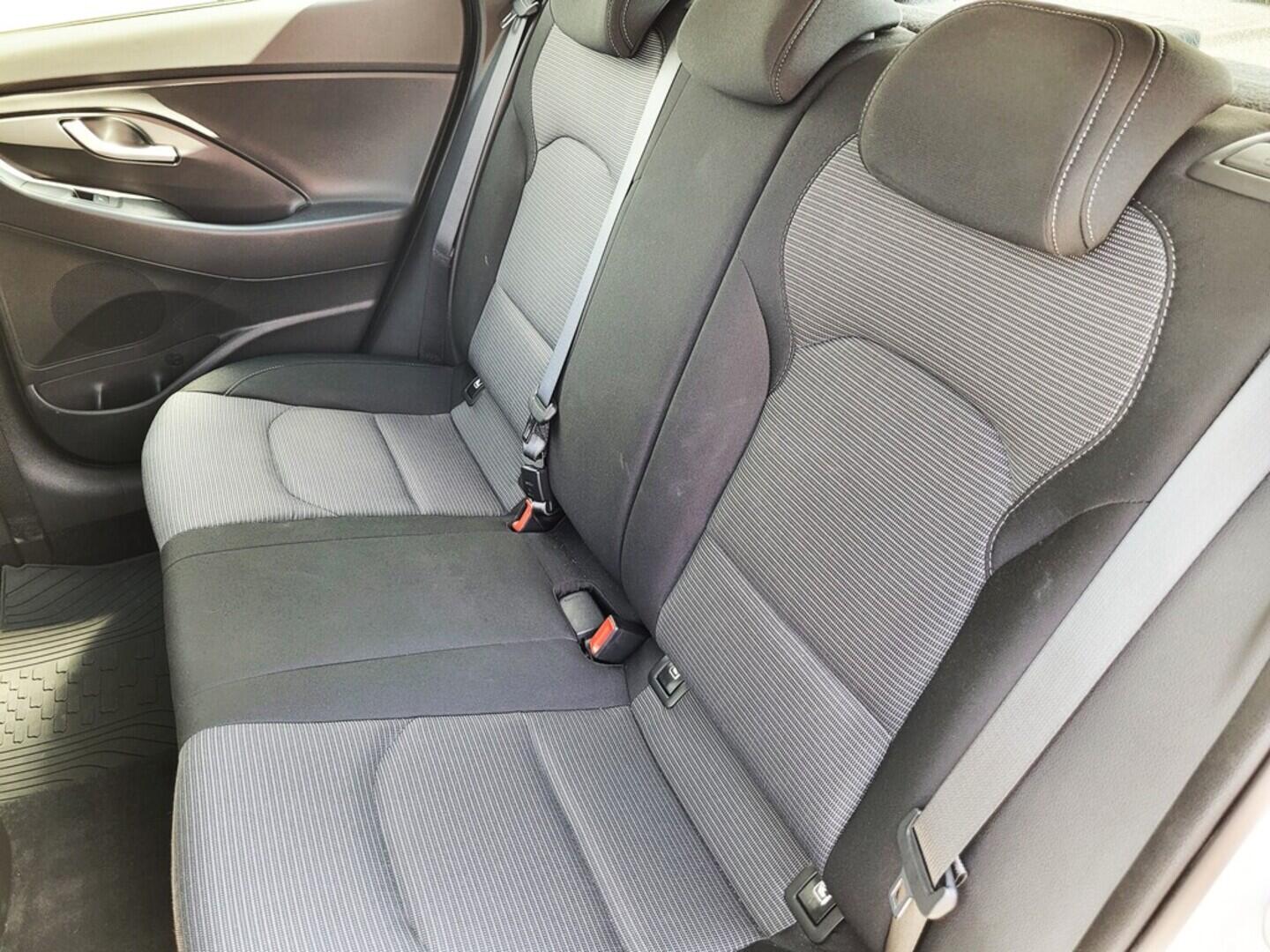 O619V06567_37.webp_I30 Comfort 1.0 T-GDI 88 kW manuál, DPH