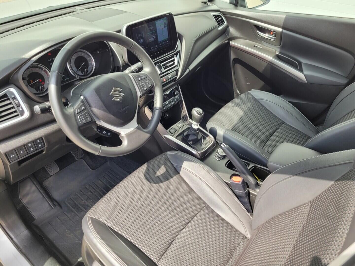 O619V06752_36.webp_SX4 S-CROSS Elegance AllGrip 1.4 BoosterJet 95 kW manuál