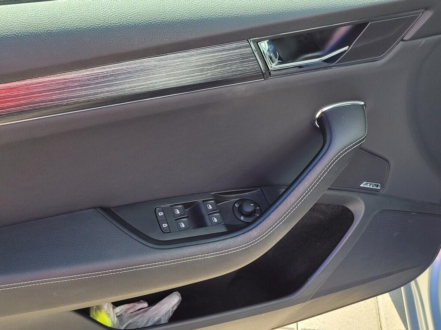 O619V06772_42.webp_SUPERB Style 2.0 TDI 147 kW automat