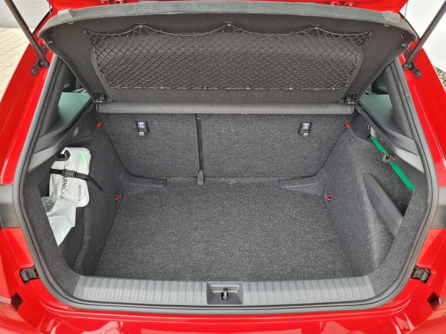 O619V06792_20.webp_KAMIQ Monte Carlo 1.0 TSI 85 kW manuál, DPH