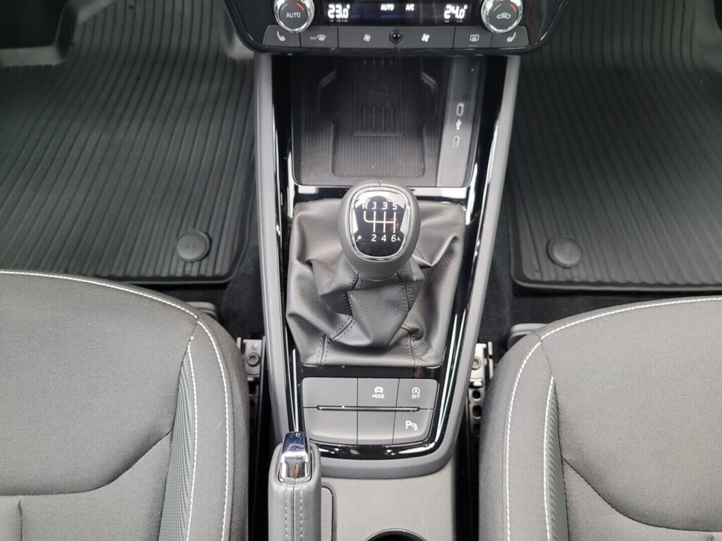 O619V06792_22.webp_KAMIQ Monte Carlo 1.0 TSI 85 kW manuál, DPH