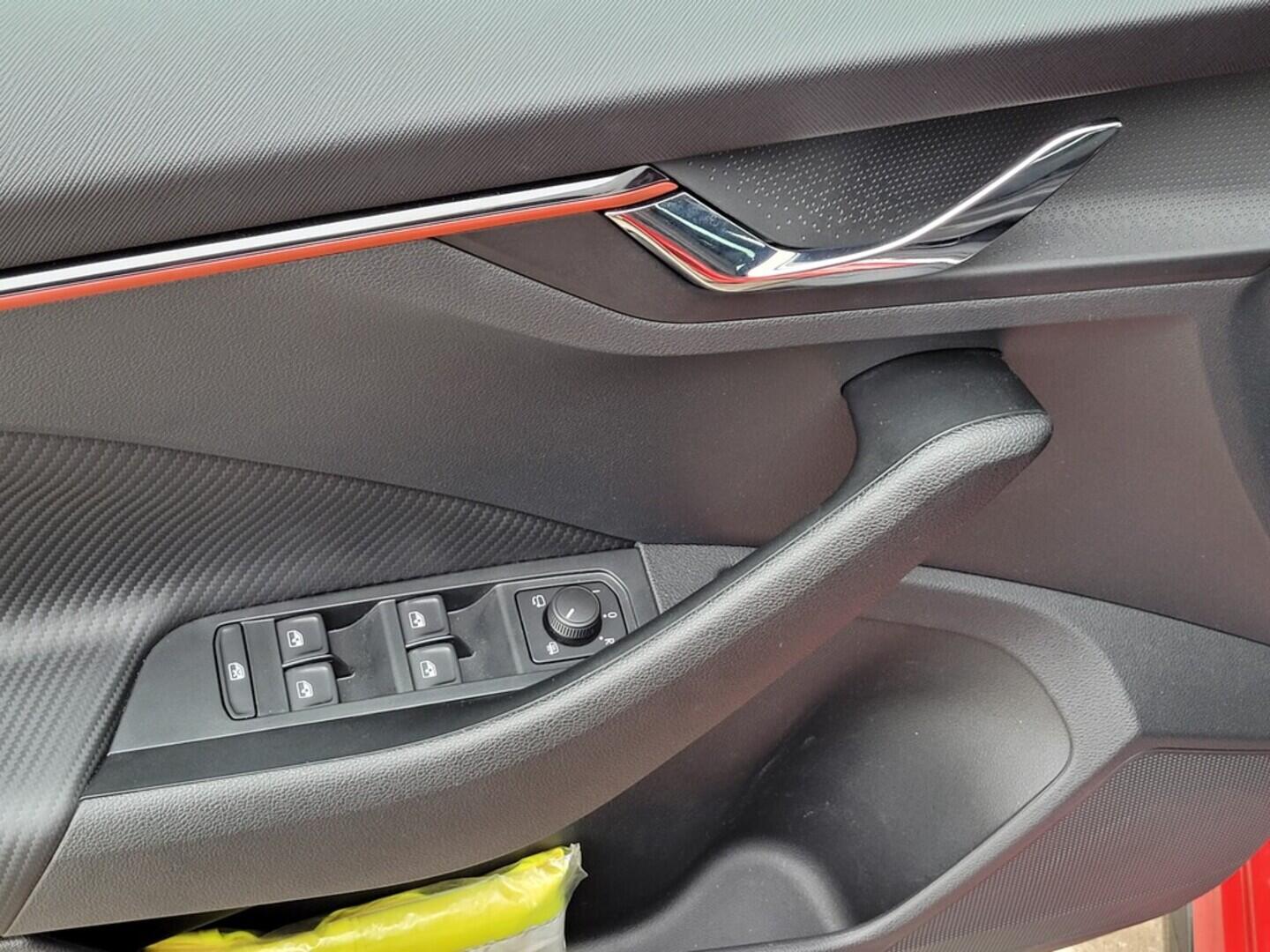 O619V06792_35.webp_KAMIQ Monte Carlo 1.0 TSI 85 kW manuál, DPH