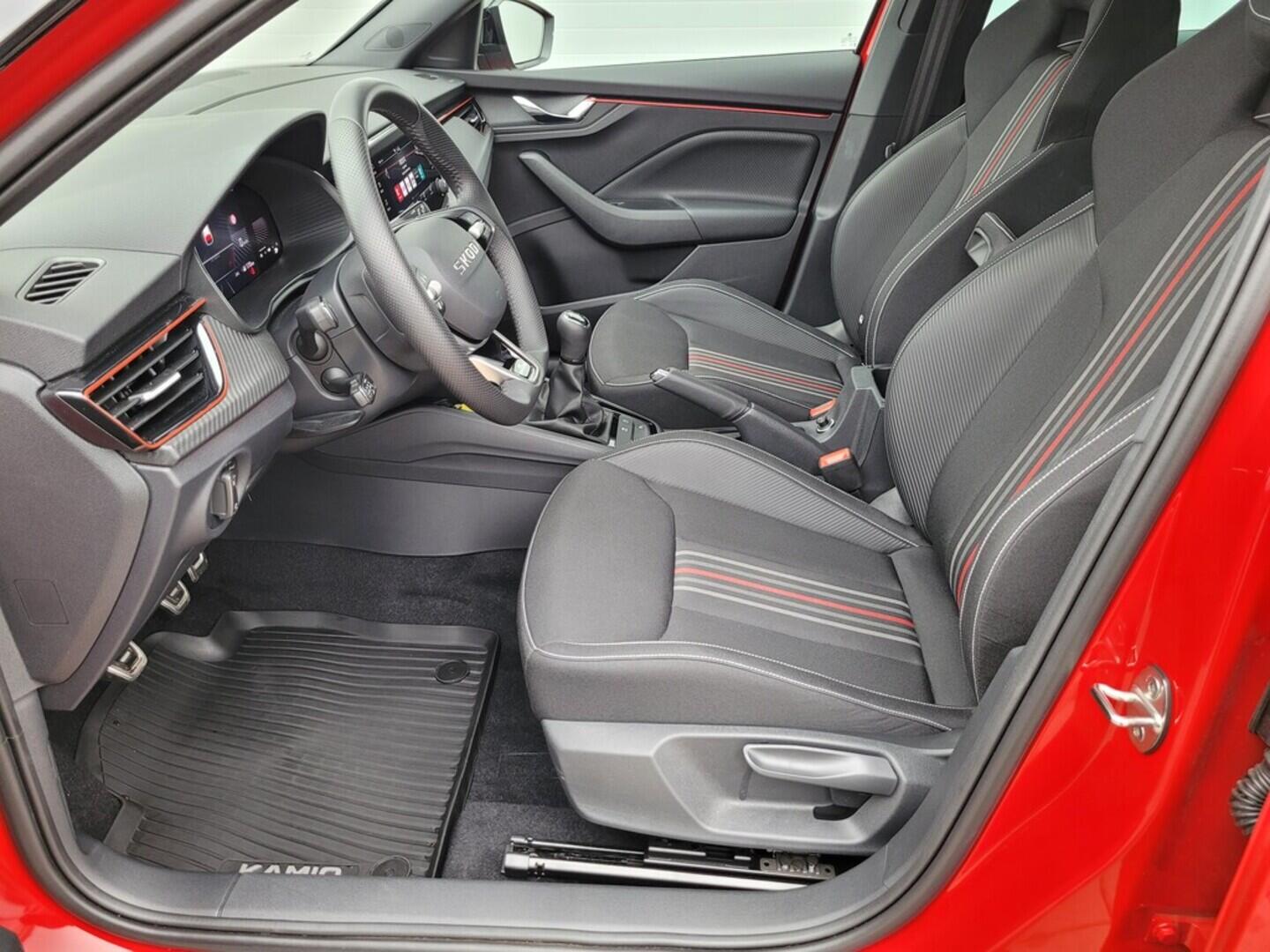 O619V06792_37.webp_KAMIQ Monte Carlo 1.0 TSI 85 kW manuál, DPH