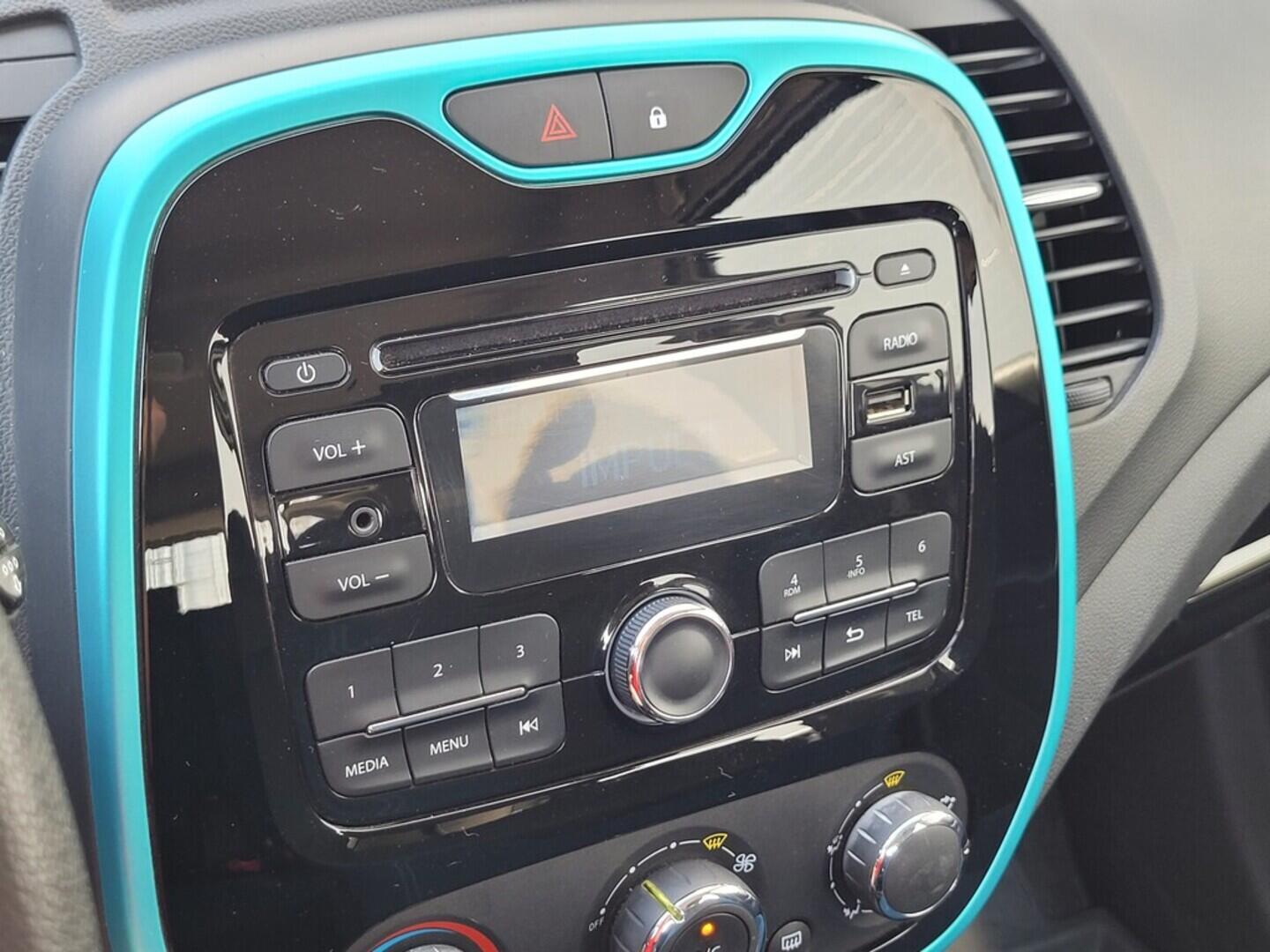 O619V06892_25.webp_CAPTUR Energy  Life 0.9 TCe 66 kW manuál