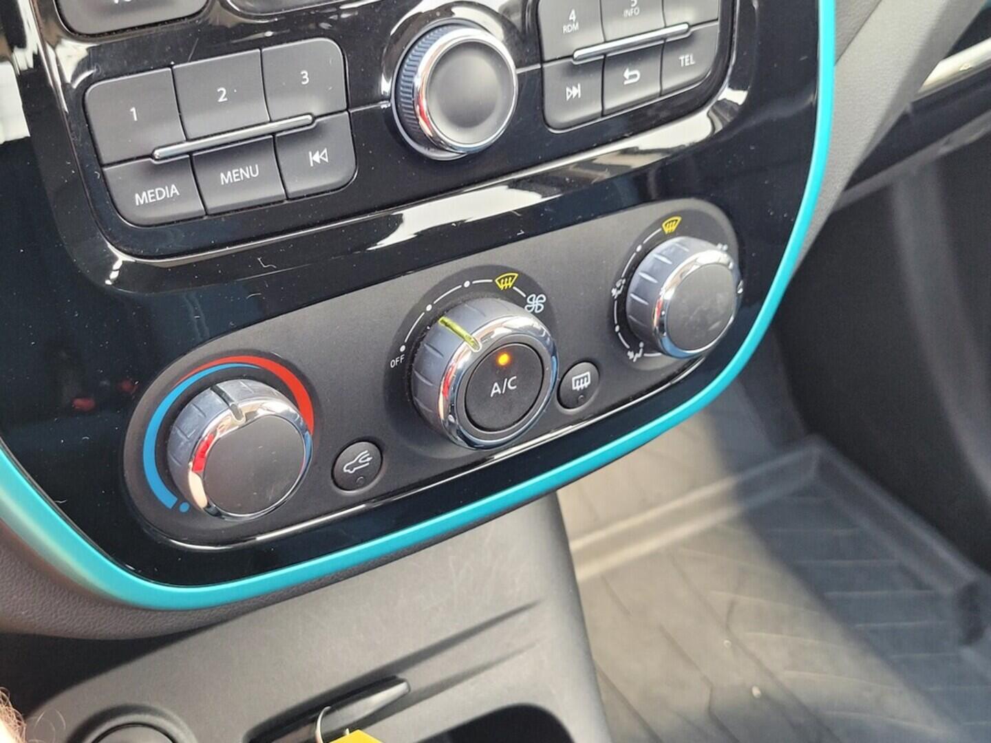 O619V06892_26.webp_CAPTUR Energy  Life 0.9 TCe 66 kW manuál