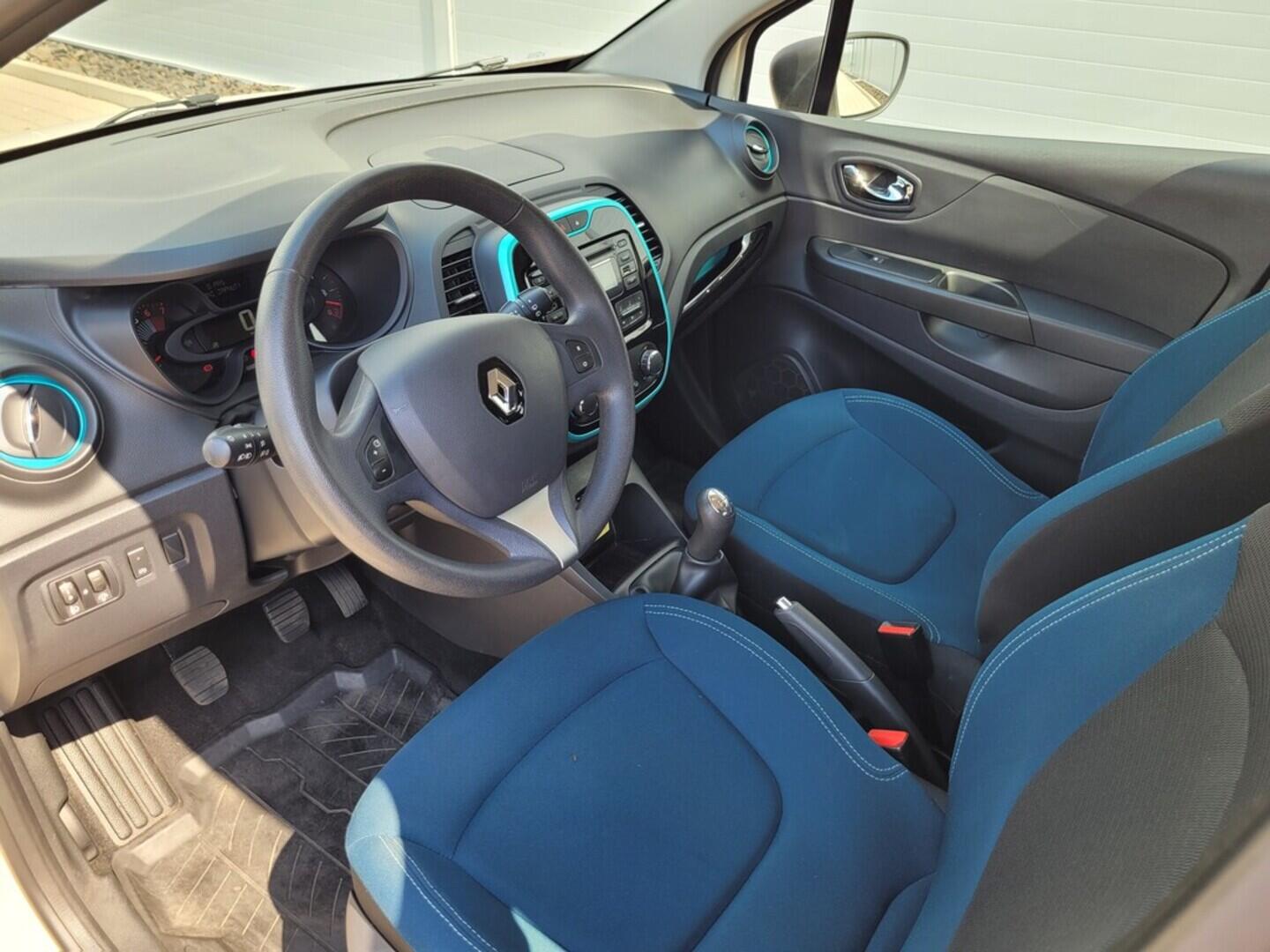 O619V06892_31.webp_CAPTUR Energy  Life 0.9 TCe 66 kW manuál