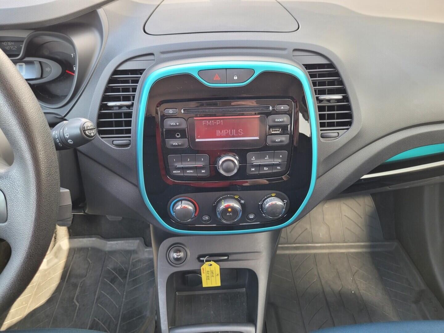 O619V06892_34.webp_CAPTUR Energy  Life 0.9 TCe 66 kW manuál