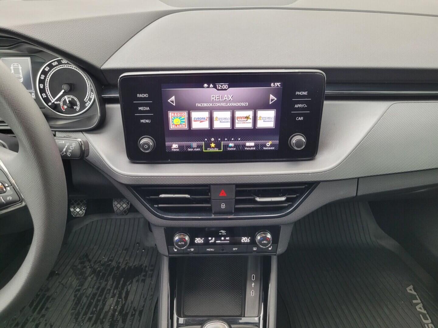 O619V06962_34.webp_SCALA Ambition 1.0 TSI 81 kW manuál, DPH