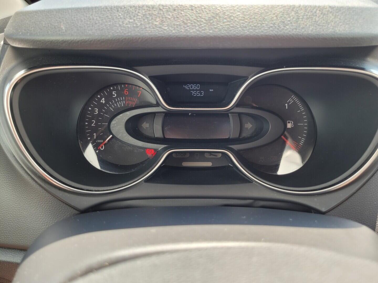 O619V06967_19.webp_CAPTUR Energy 120 Intens 1.2 TCe 87 kW manuál