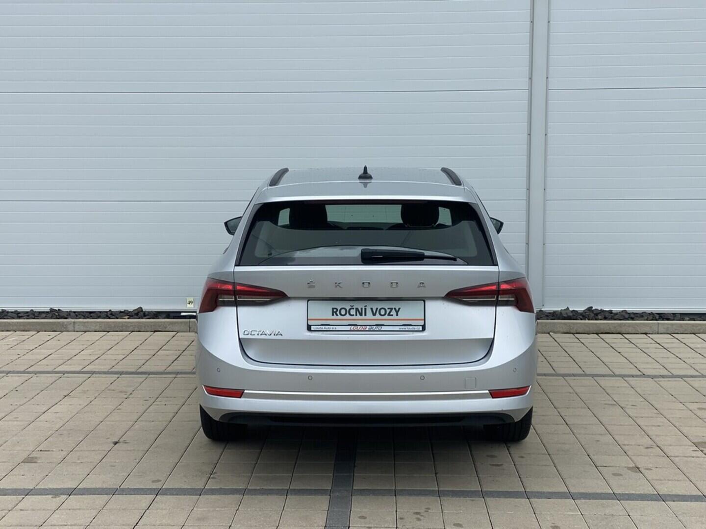 O619V06969_14.webp_OCTAVIA Ambition 2.0 TDI 85 kW automat