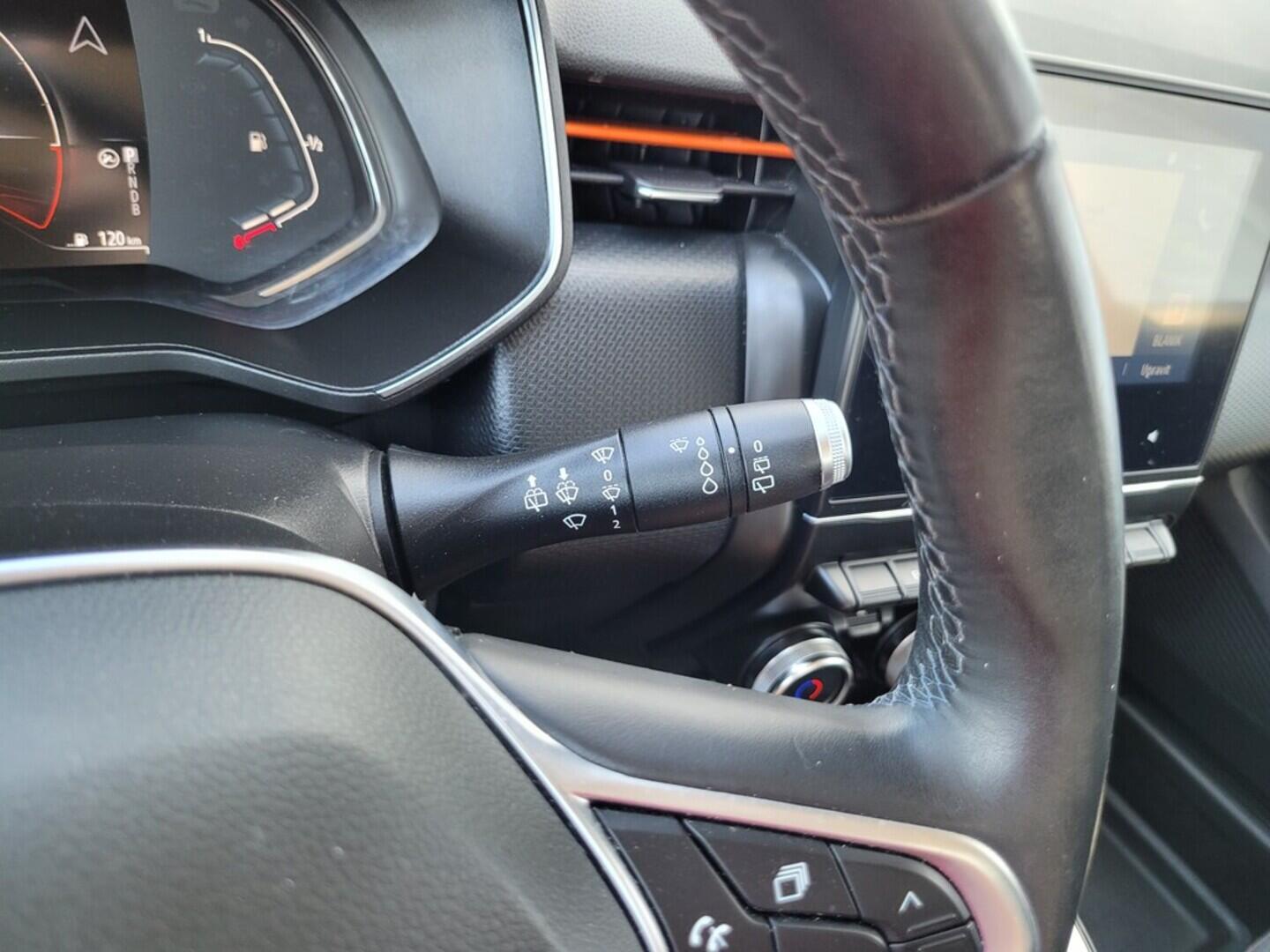 O619V06971_24.webp_CLIO Zen 1.6 E-TECH 103 kW automat