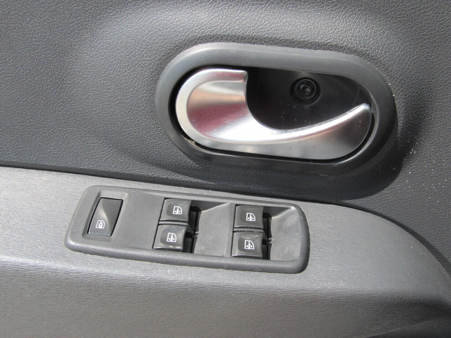 O619V06977_22.webp_LODGY  1.5 DCi 70 kW manuál, DPH