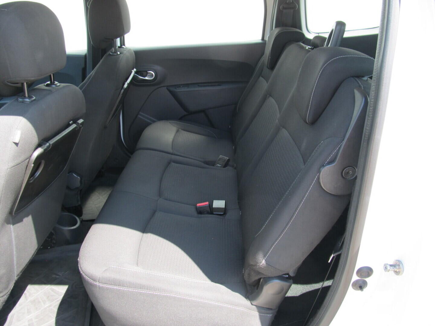 O619V06977_27.webp_LODGY  1.5 DCi 70 kW manuál, DPH