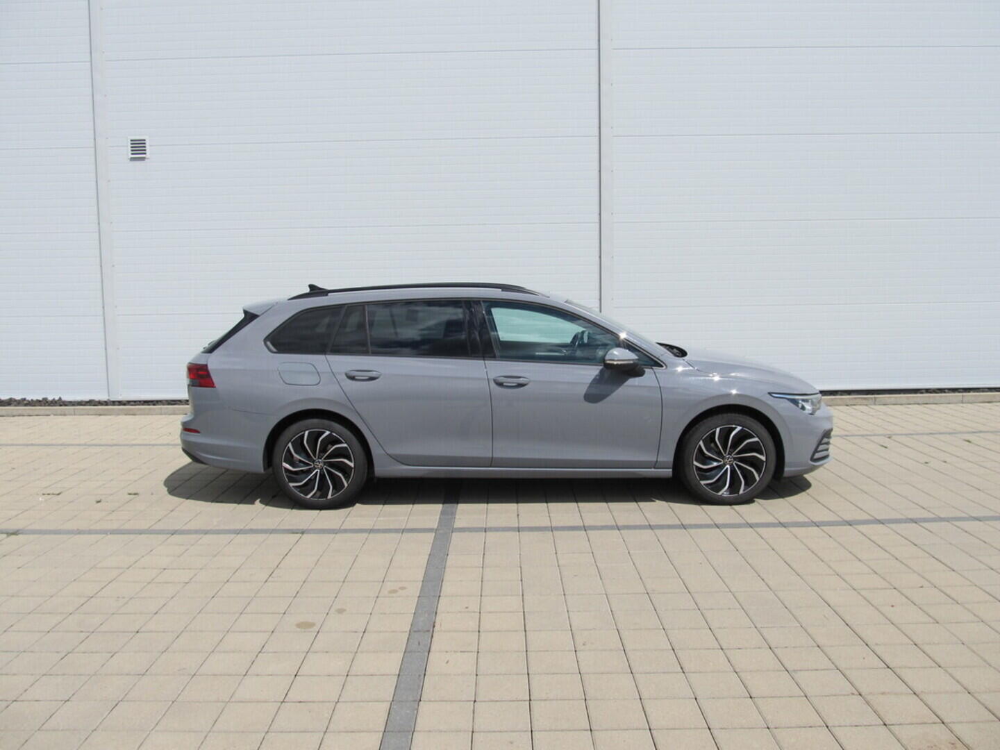 O619V07001_16.webp_GOLF VARIANT Life 1.5 TSI 110 kW manuál, DPH