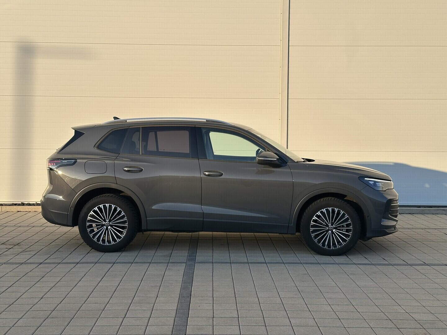 O619V07002_13.webp_TIGUAN People 2.0 TDI 110 kW automat, DPH