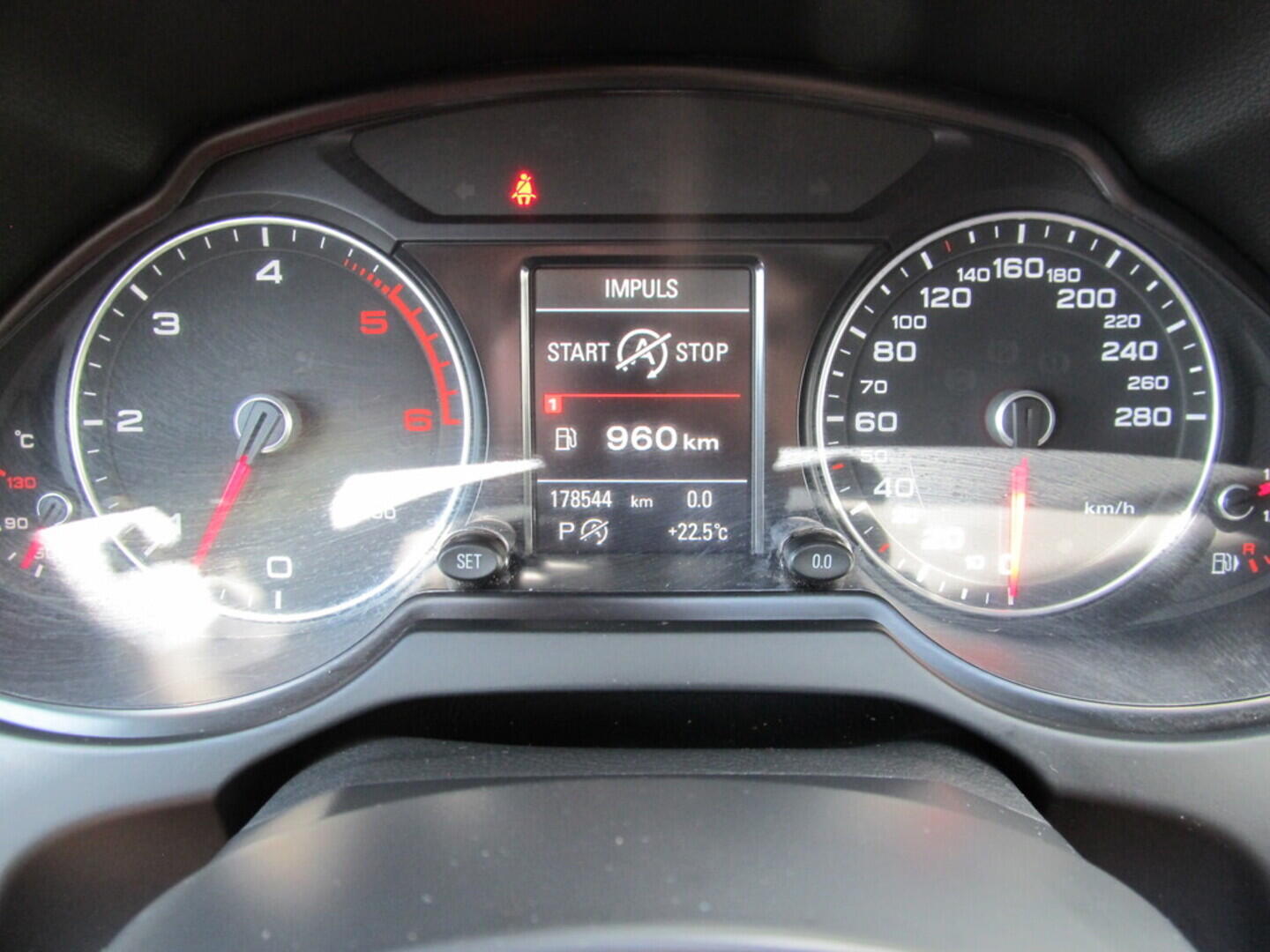 O619V07040_18.webp_Q5 S-line 3.0 TDI 180 kW automat