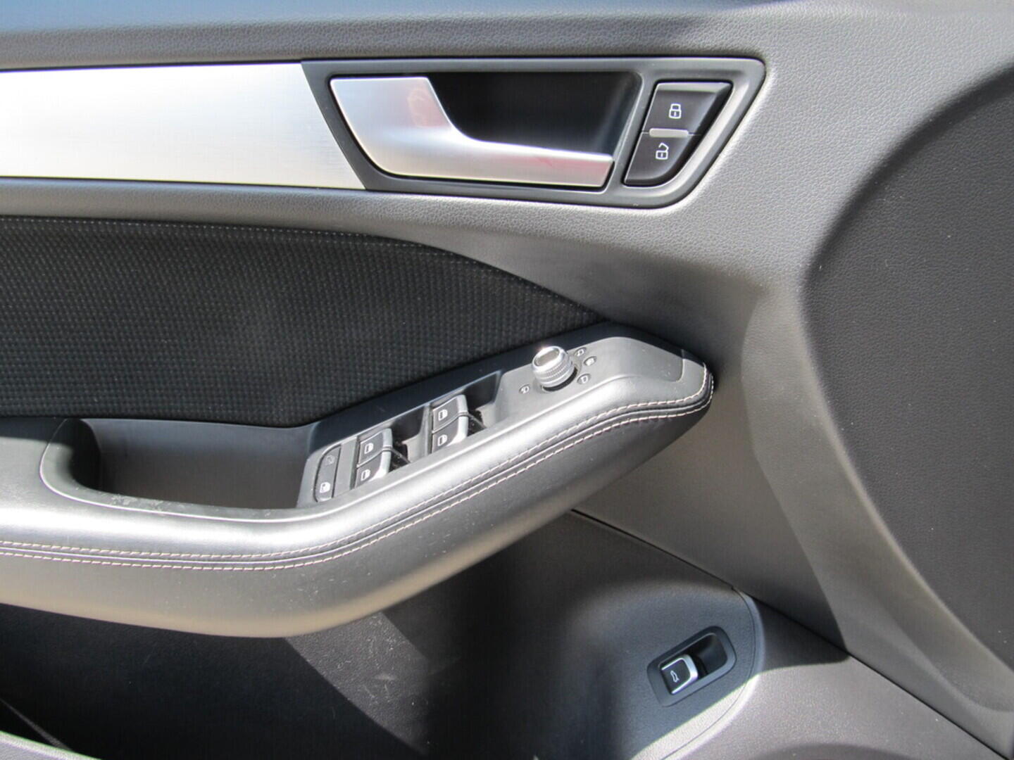 O619V07040_22.webp_Q5 S-line 3.0 TDI 180 kW automat
