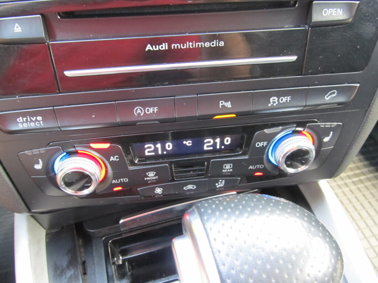 O619V07040_25.webp_Q5 S-line 3.0 TDI 180 kW automat