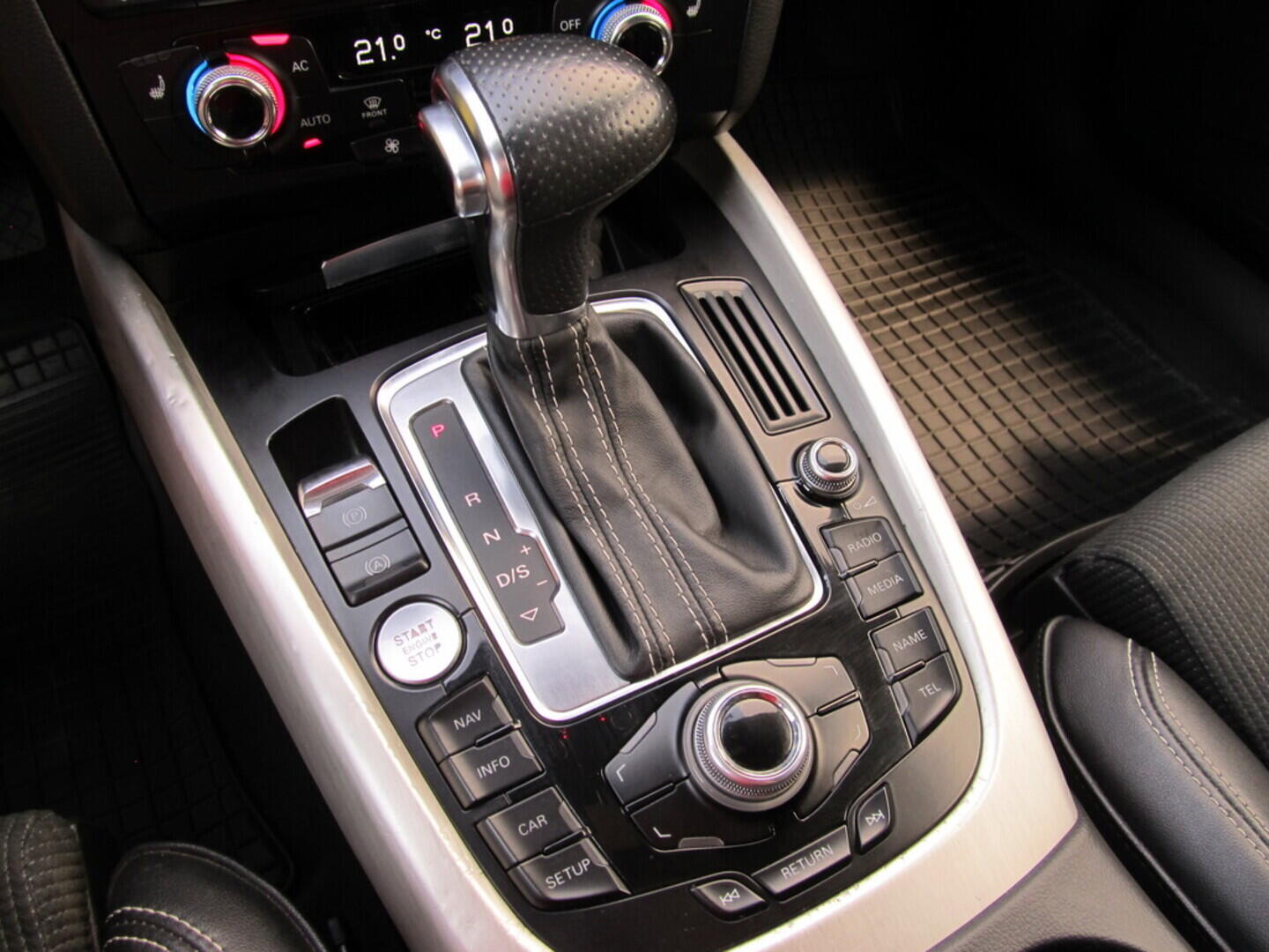 O619V07040_26.webp_Q5 S-line 3.0 TDI 180 kW automat