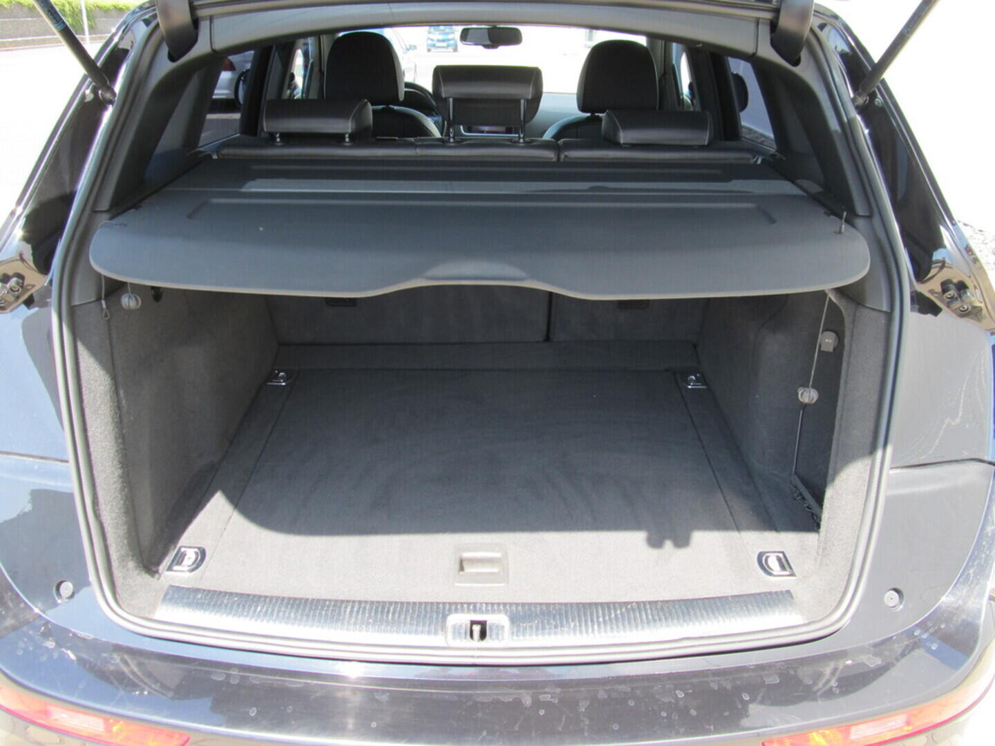 O619V07040_28.webp_Q5 S-line 3.0 TDI 180 kW automat